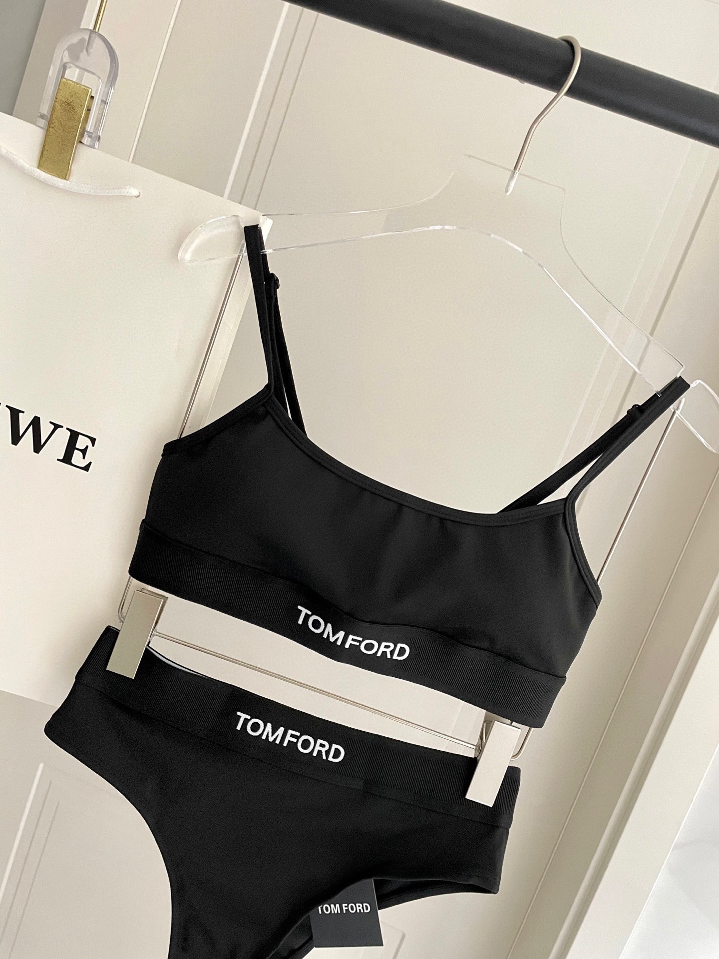  TOm FORD😍🥰适合多种场景的游泳衣🏊‍♀️海边 游泳池 温泉 水上乐园 漂流都可以😌内搭也完全可