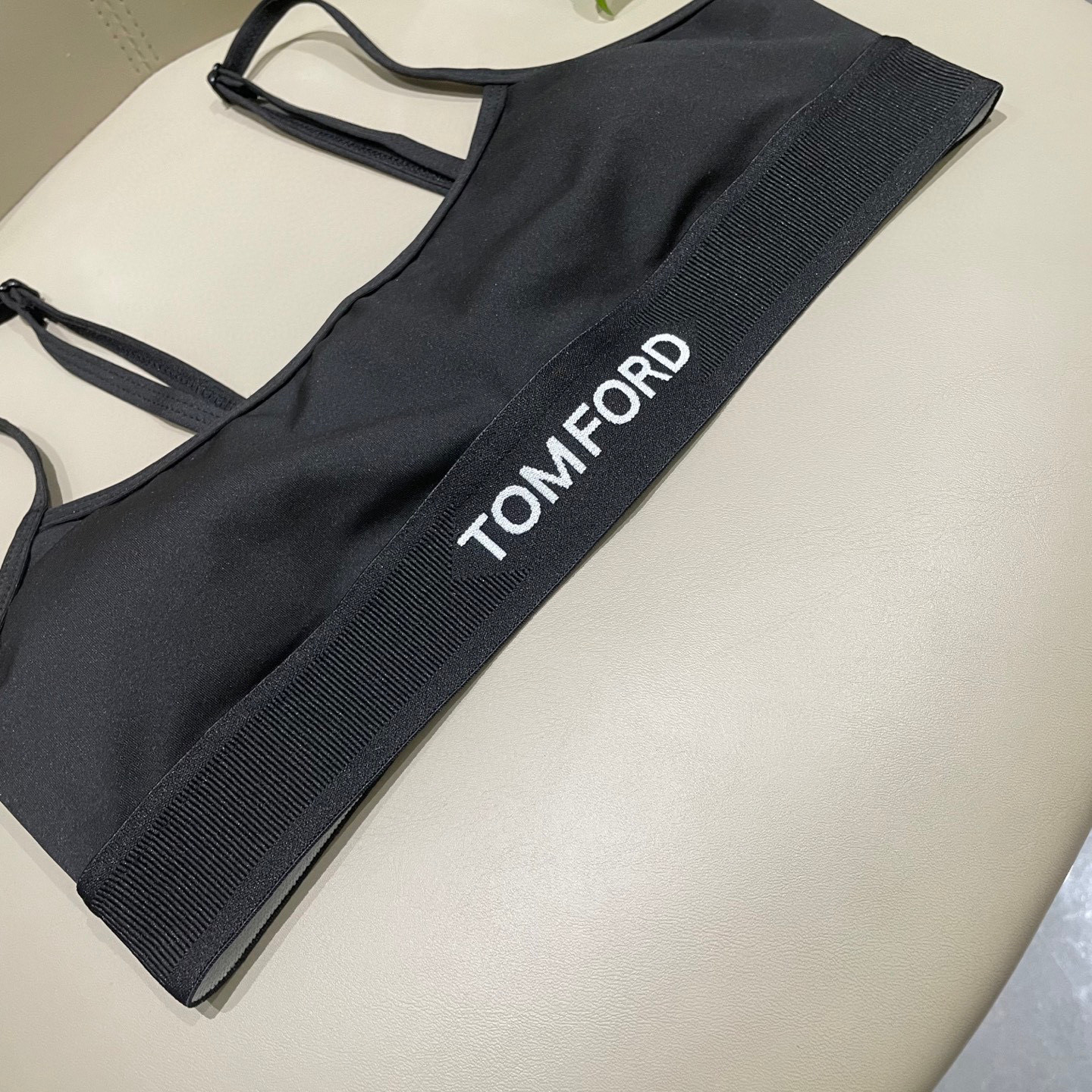  TOm FORD😍🥰适合多种场景的游泳衣🏊‍♀️海边 游泳池 温泉 水上乐园 漂流都可以😌内搭也完全可
