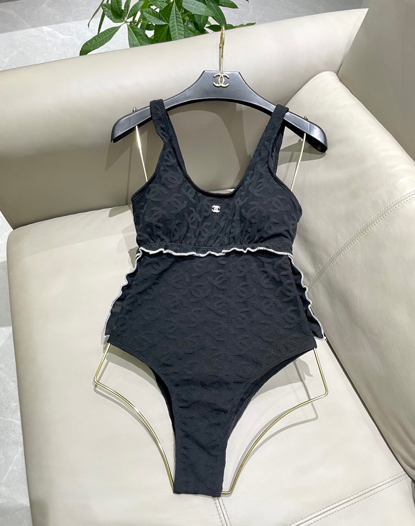  Chanel新款提花连体体式泳衣👙❤️😍🥰适合多种场景的游泳衣🏊‍♀️海边 游泳池 温泉 水上乐园 漂