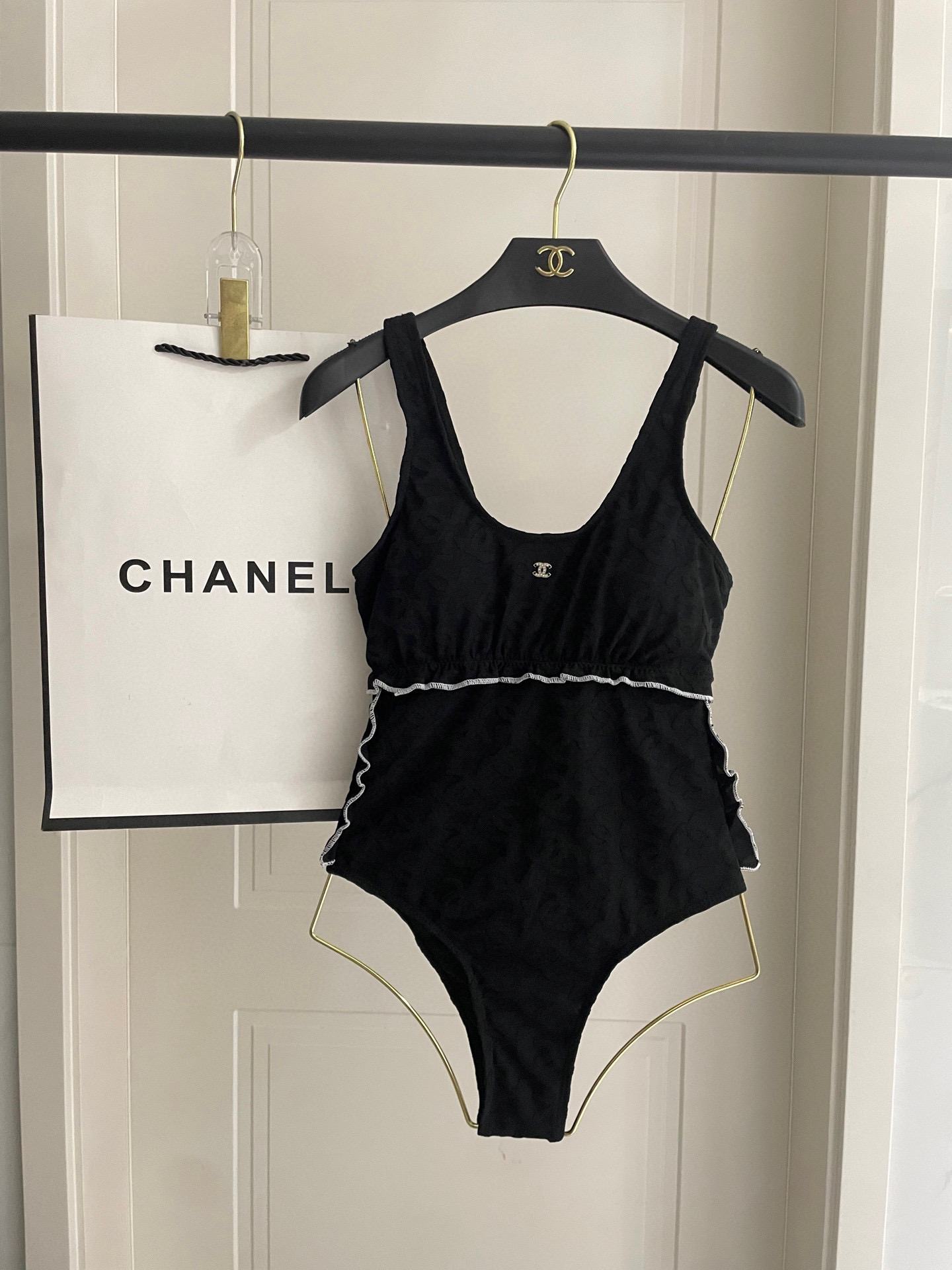  Chanel新款提花连体体式泳衣👙❤️😍🥰适合多种场景的游泳衣🏊‍♀️海边 游泳池 温泉 水上乐园 漂