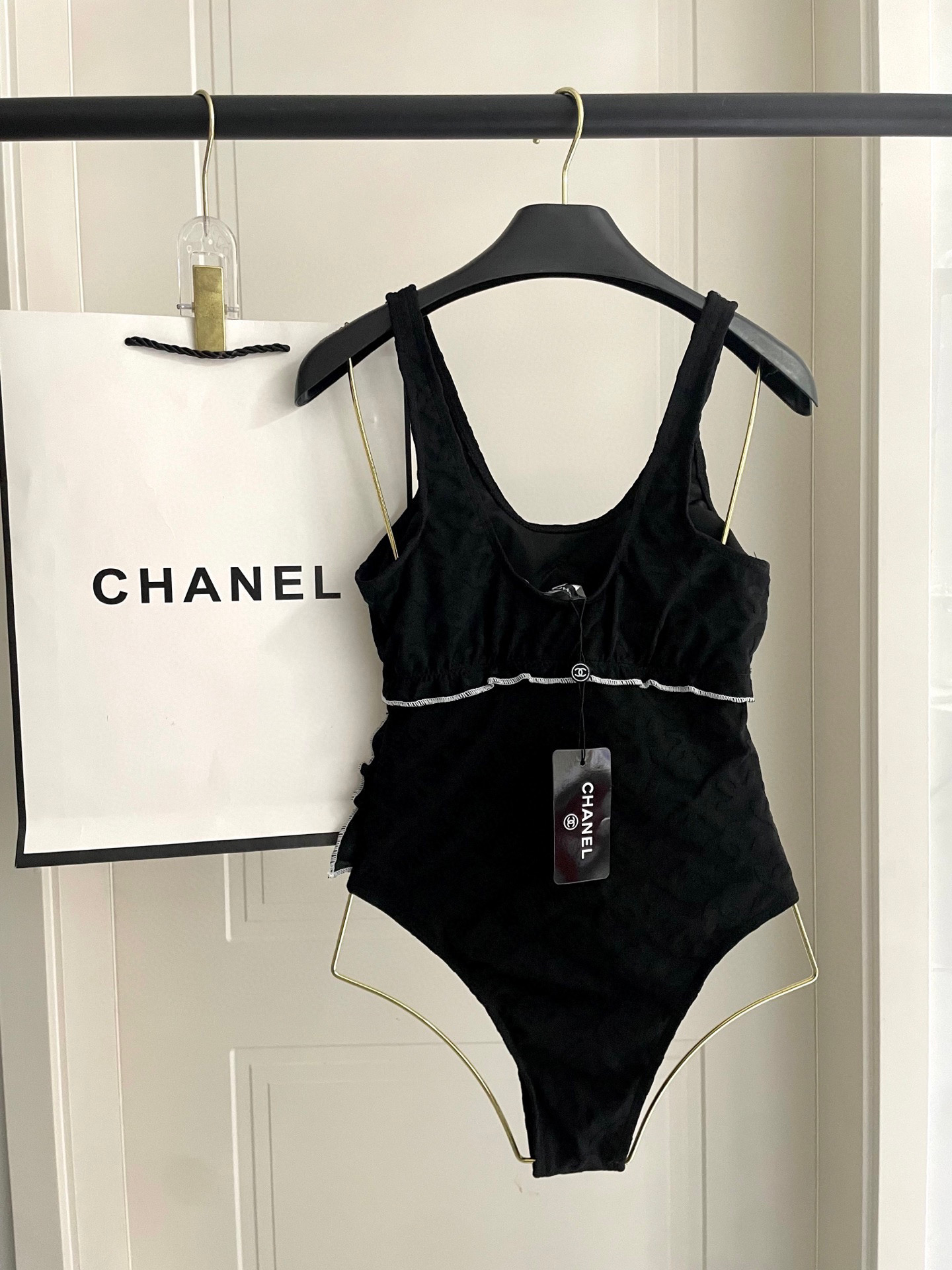  Chanel新款提花连体体式泳衣👙❤️😍🥰适合多种场景的游泳衣🏊‍♀️海边 游泳池 温泉 水上乐园 漂