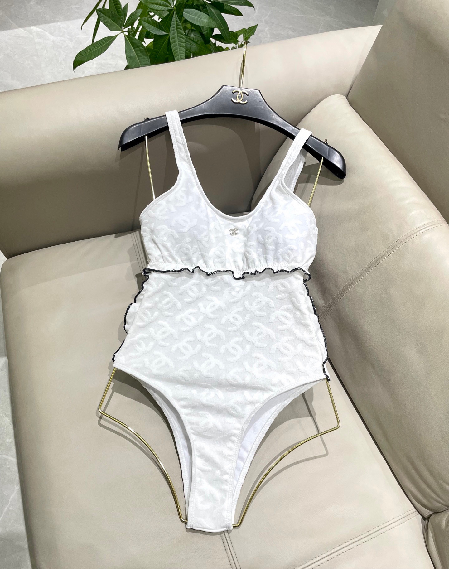  Chanel新款提花连体体式泳衣👙❤️😍🥰适合多种场景的游泳衣🏊‍♀️海边 游泳池 温泉 水上乐园 漂