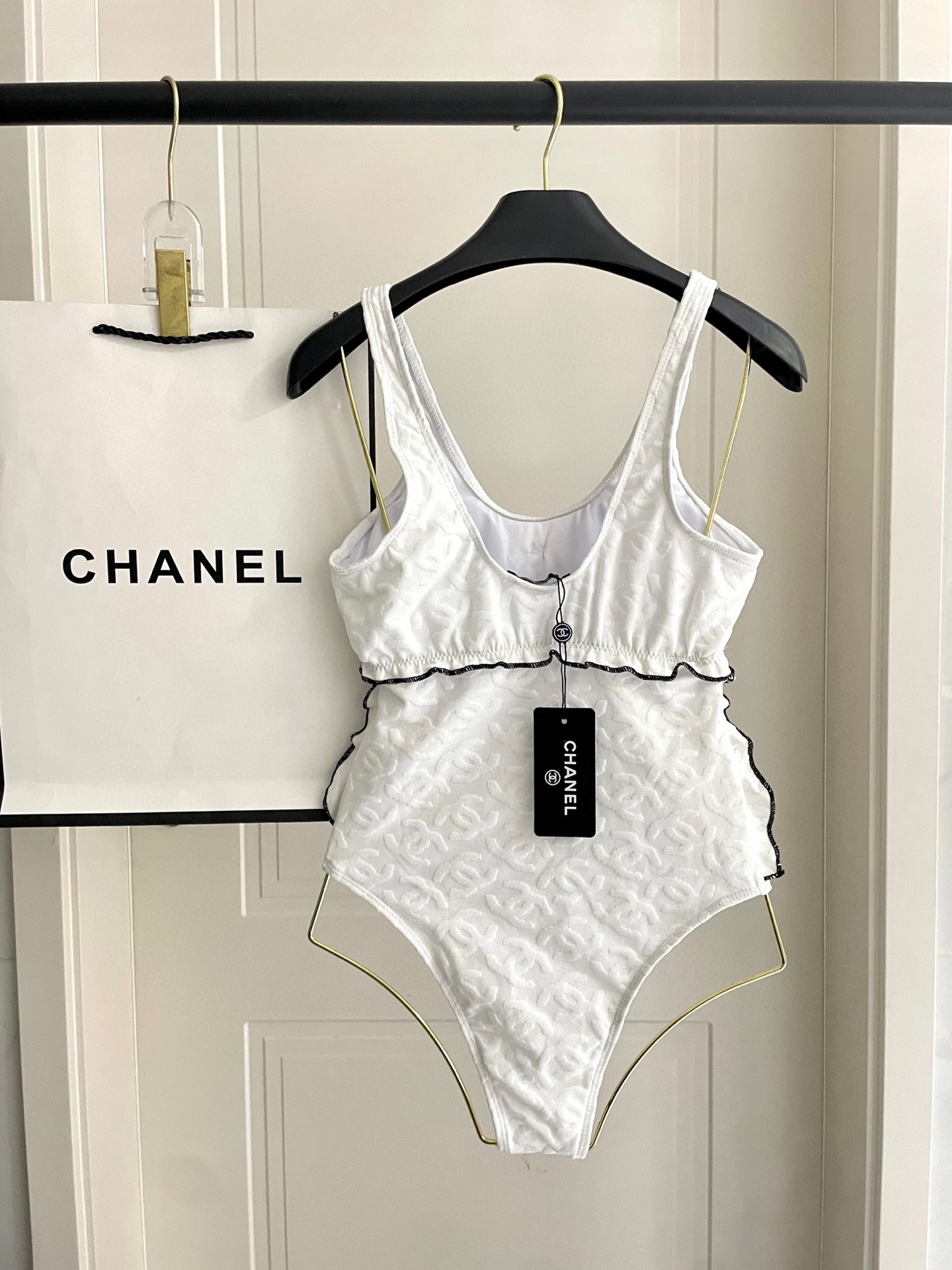  Chanel新款提花连体体式泳衣👙❤️😍🥰适合多种场景的游泳衣🏊‍♀️海边 游泳池 温泉 水上乐园 漂