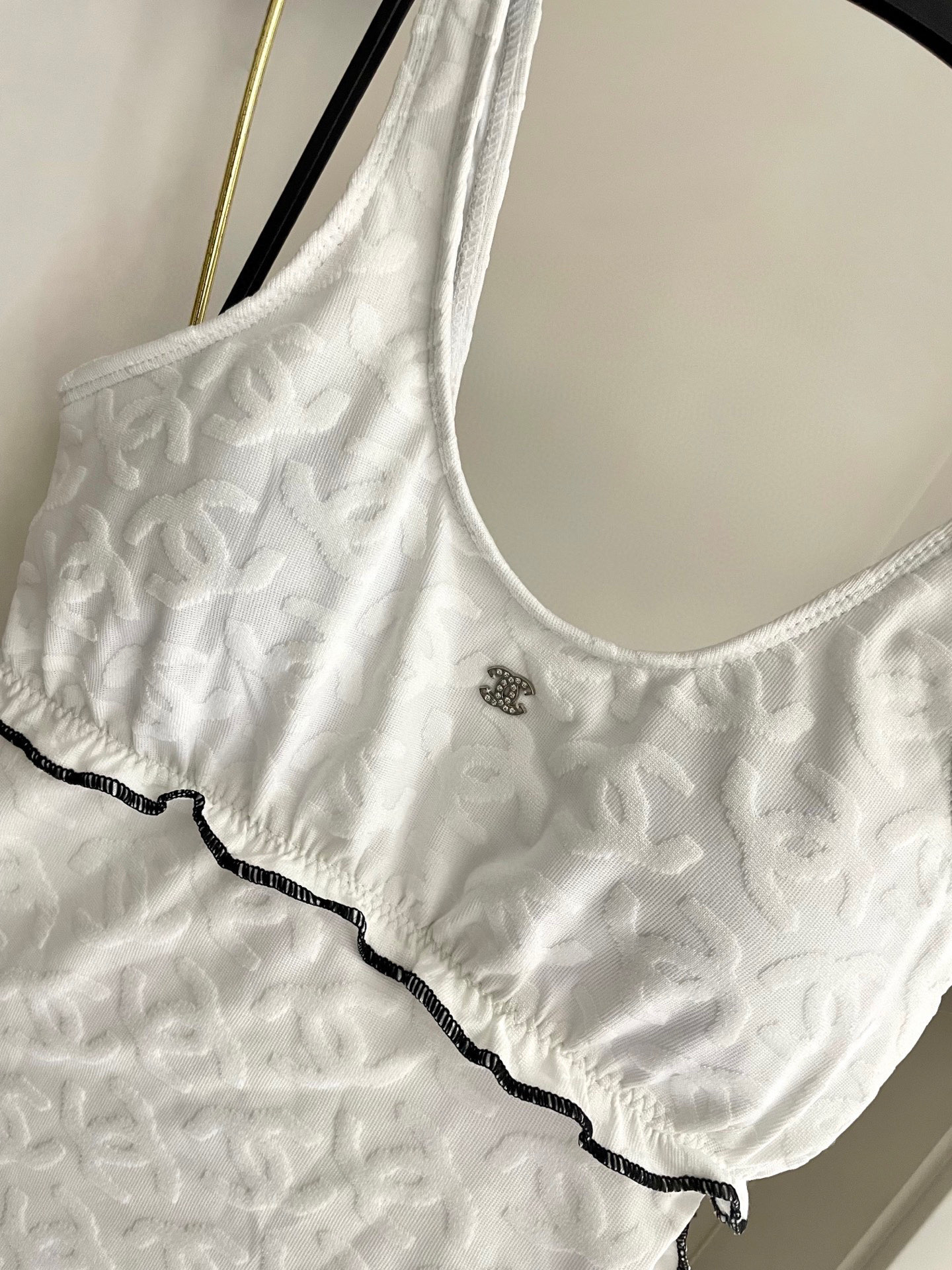 Chanel新款提花连体体式泳衣👙❤️😍🥰适合多种场景的游泳衣🏊‍♀️海边 游泳池 温泉 水上乐园 漂