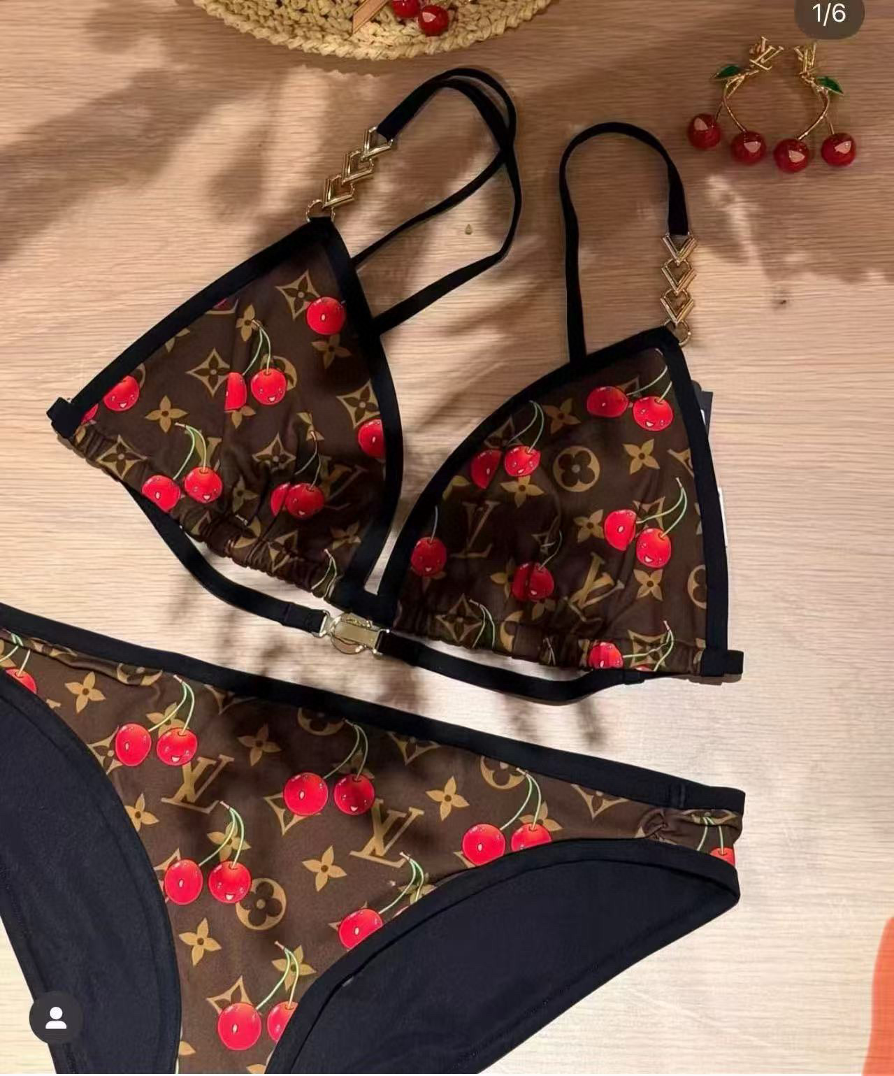  Lv新款比基尼😍🥰适合多种场景的游泳衣🏊‍♀️海边 游泳池 温泉 水上乐园 漂流都可以😌内搭也完全可以