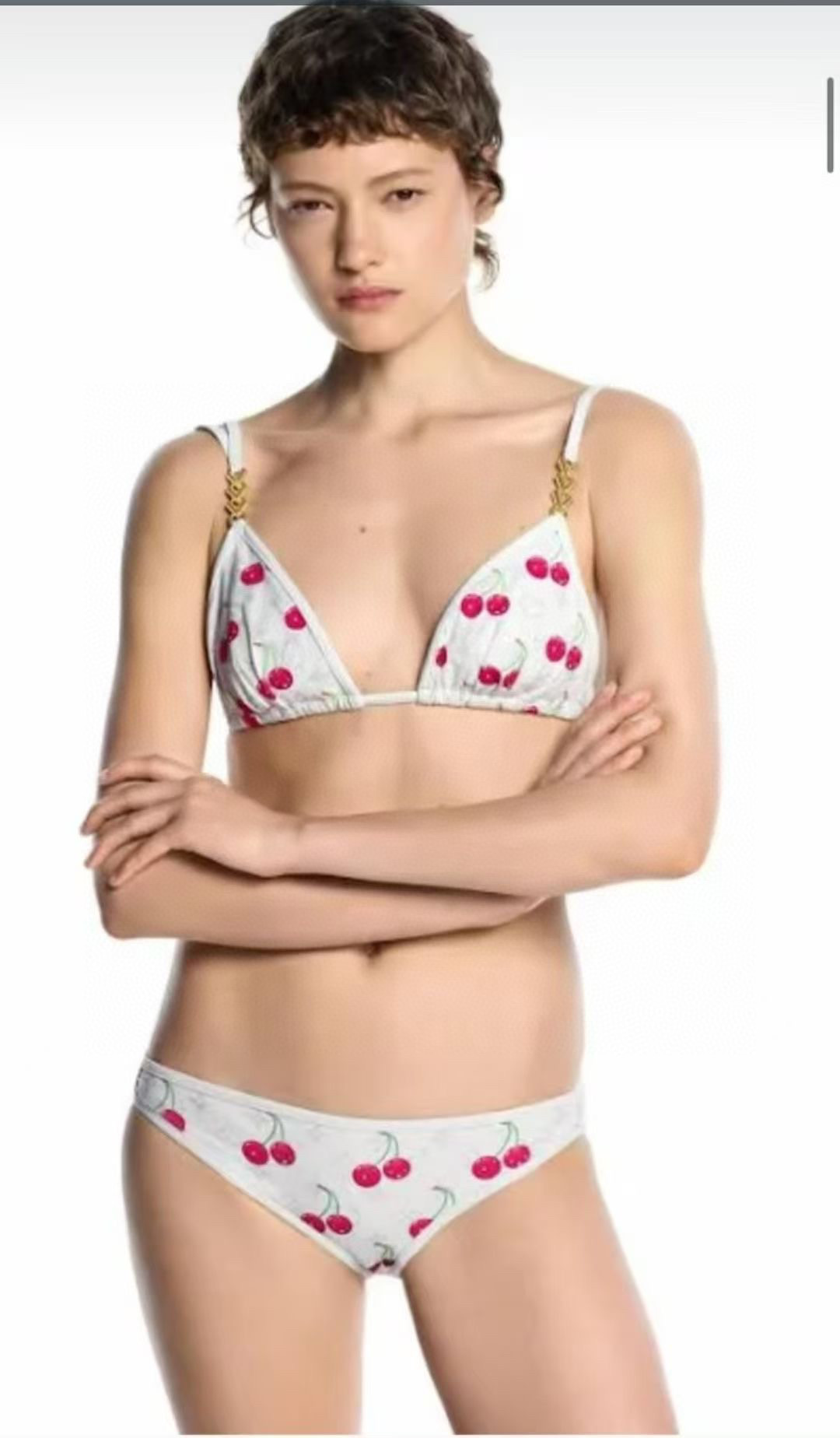  Lv新款比基尼😍🥰适合多种场景的游泳衣🏊‍♀️海边 游泳池 温泉 水上乐园 漂流都可以😌内搭也完全可以
