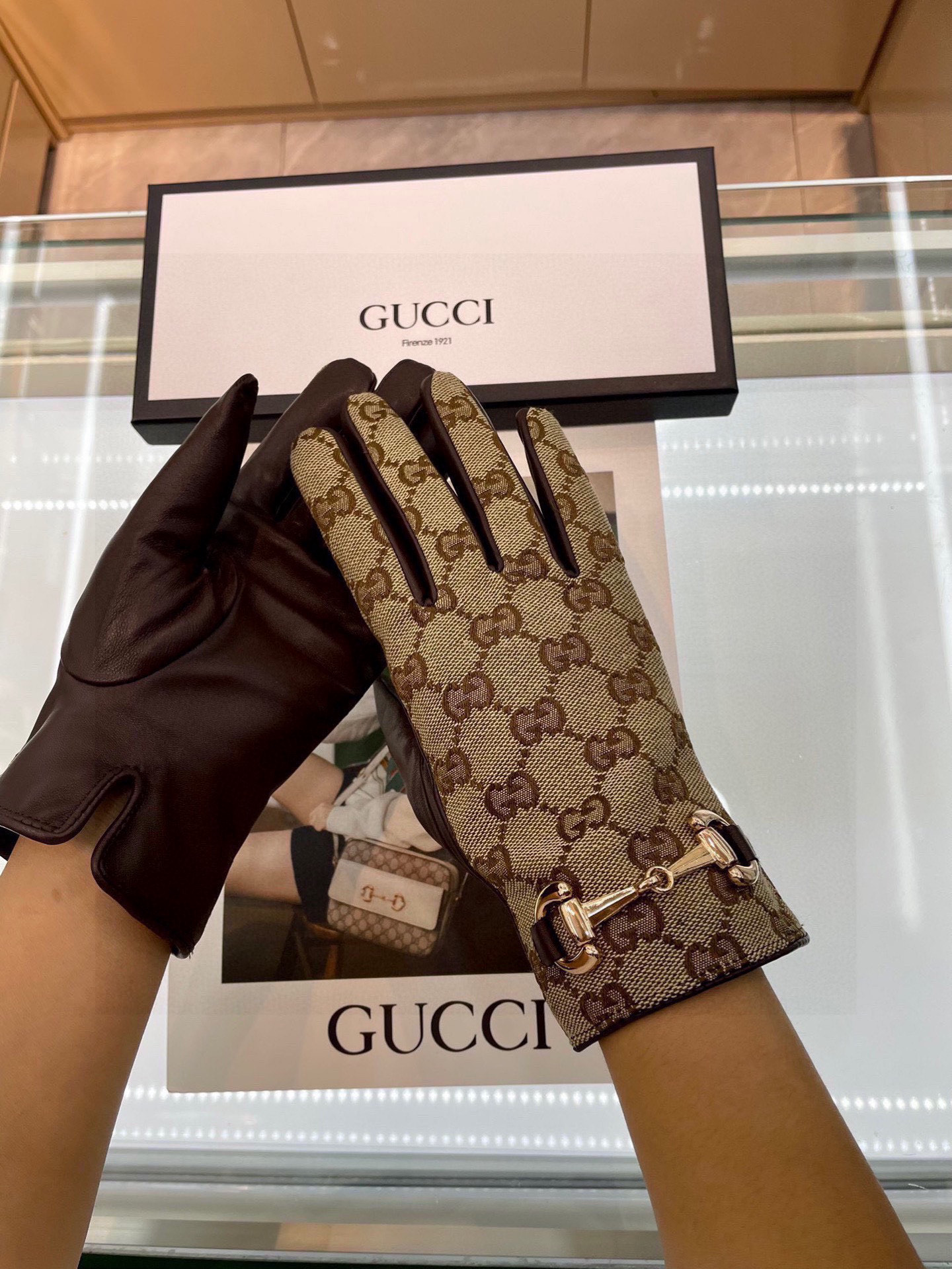 Gucci‼️爆款到 🔥【顶级原单】官网同步女士新款高档羊皮手套🎉🔒🔒百分百选用进口小羊皮 内里绒里保暖
