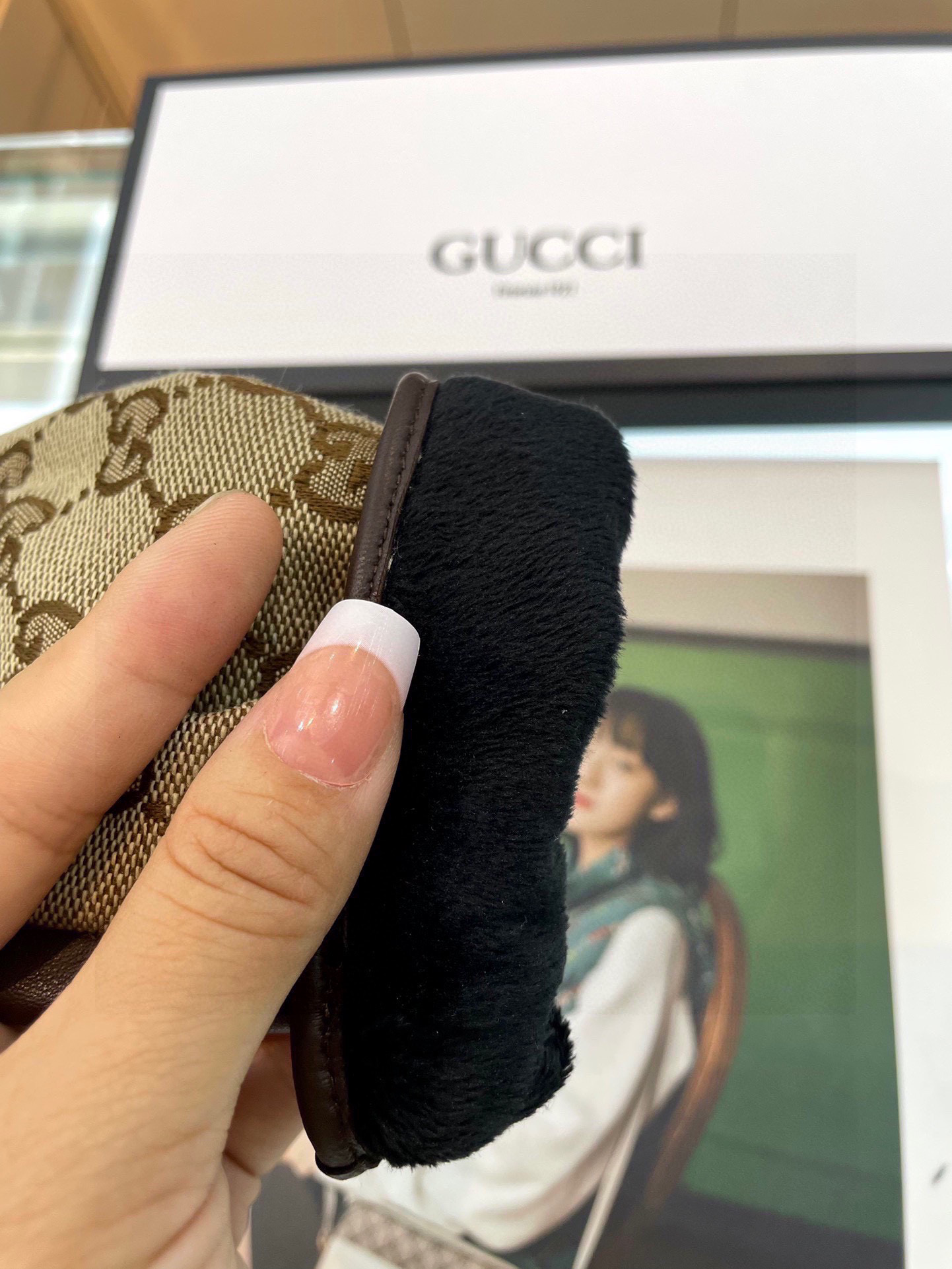 Gucci‼️爆款到 🔥【顶级原单】官网同步女士新款高档羊皮手套🎉🔒🔒百分百选用进口小羊皮 内里绒里保暖