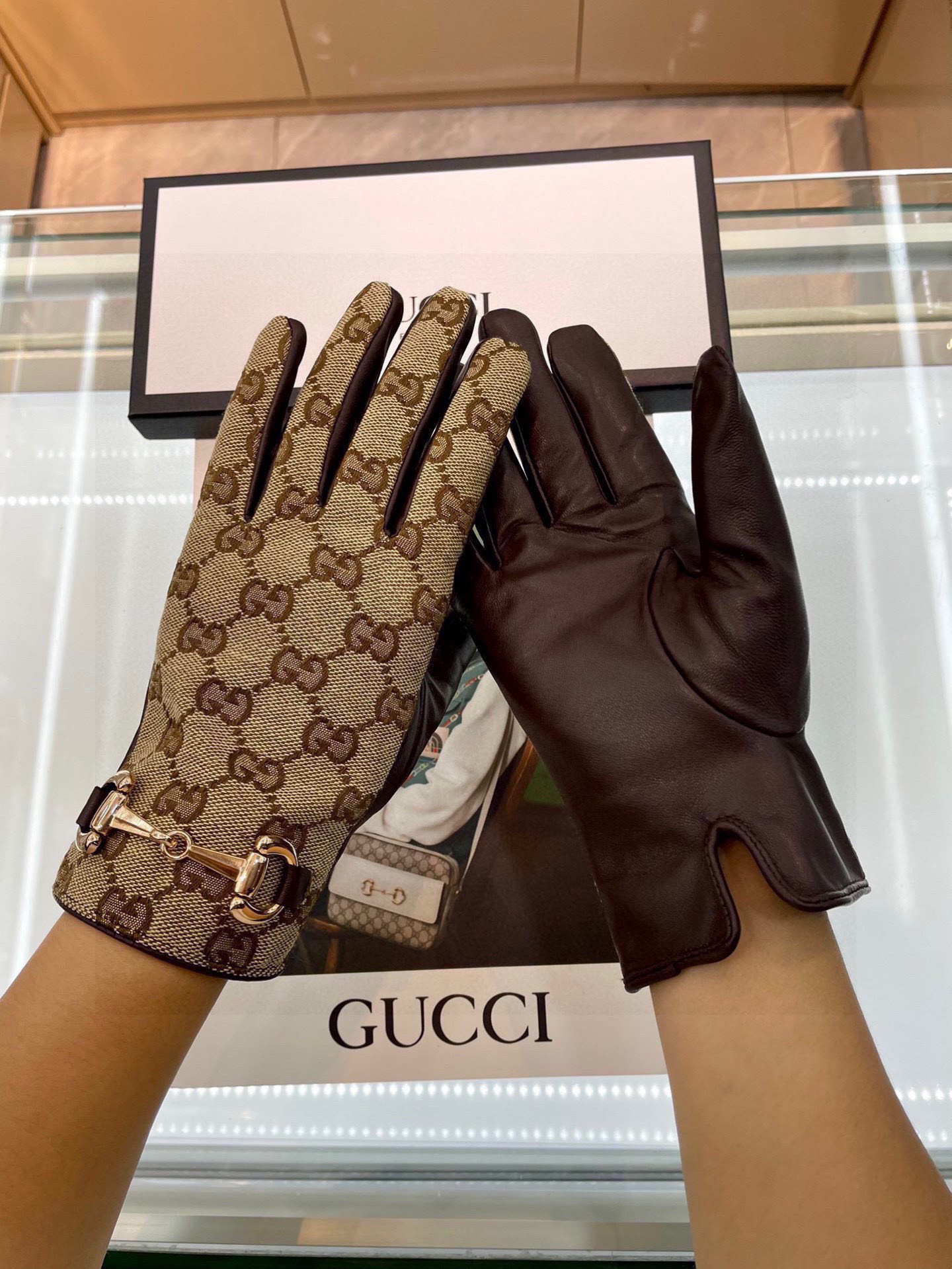 Gucci‼️爆款到 🔥【顶级原单】官网同步女士新款高档羊皮手套🎉🔒🔒百分百选用进口小羊皮 内里绒里保暖