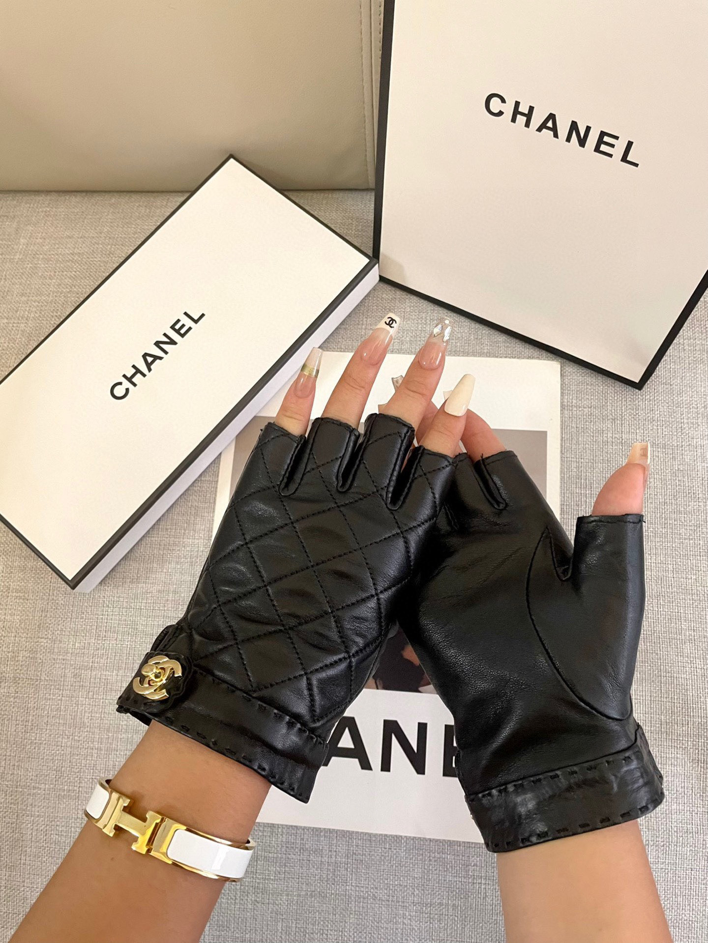  香奈儿Chanel‼️欧洲新款🇫🇷【顶级原单】女士高档半指手套 💁💁💁香奈儿御用手套 顶级做工💋任何细