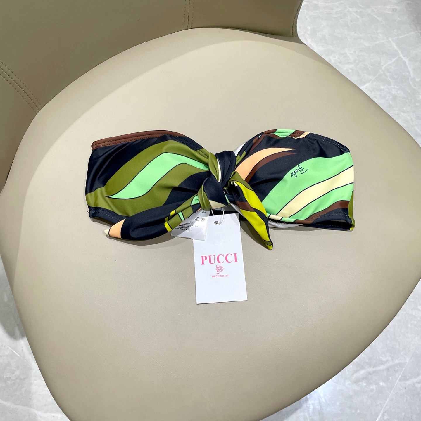  PUCCI新款高弹力健身长款瑜伽服运动套装~小背心➕修身提臀显瘦打底裤
S M L Xl