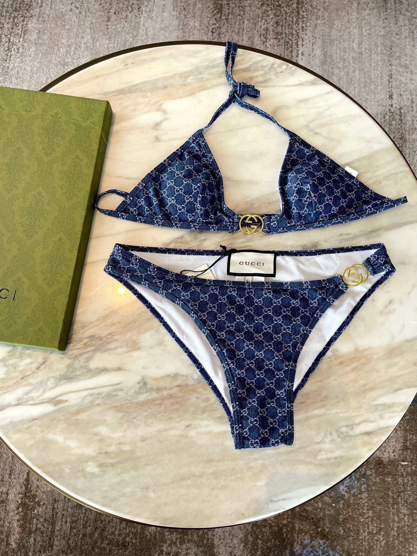  Gucci古奇新款比基尼泳衣👙❤️😍🥰适合多种场景的游泳衣🏊‍♀️海边 游泳池 温泉 水上乐园 漂流都