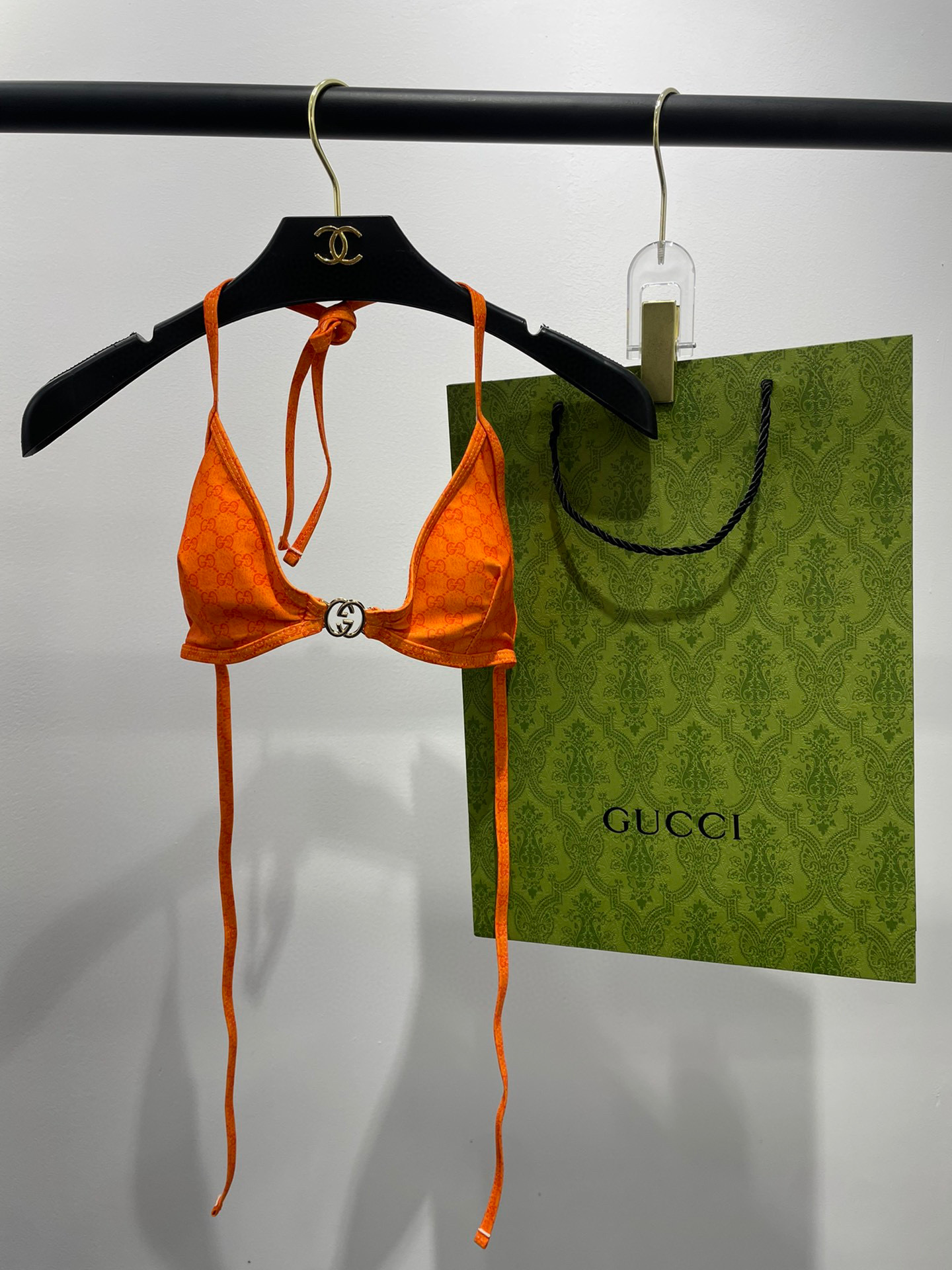  Gucci古奇新款比基尼泳衣👙❤️😍🥰适合多种场景的游泳衣🏊‍♀️海边 游泳池 温泉 水上乐园 漂流都