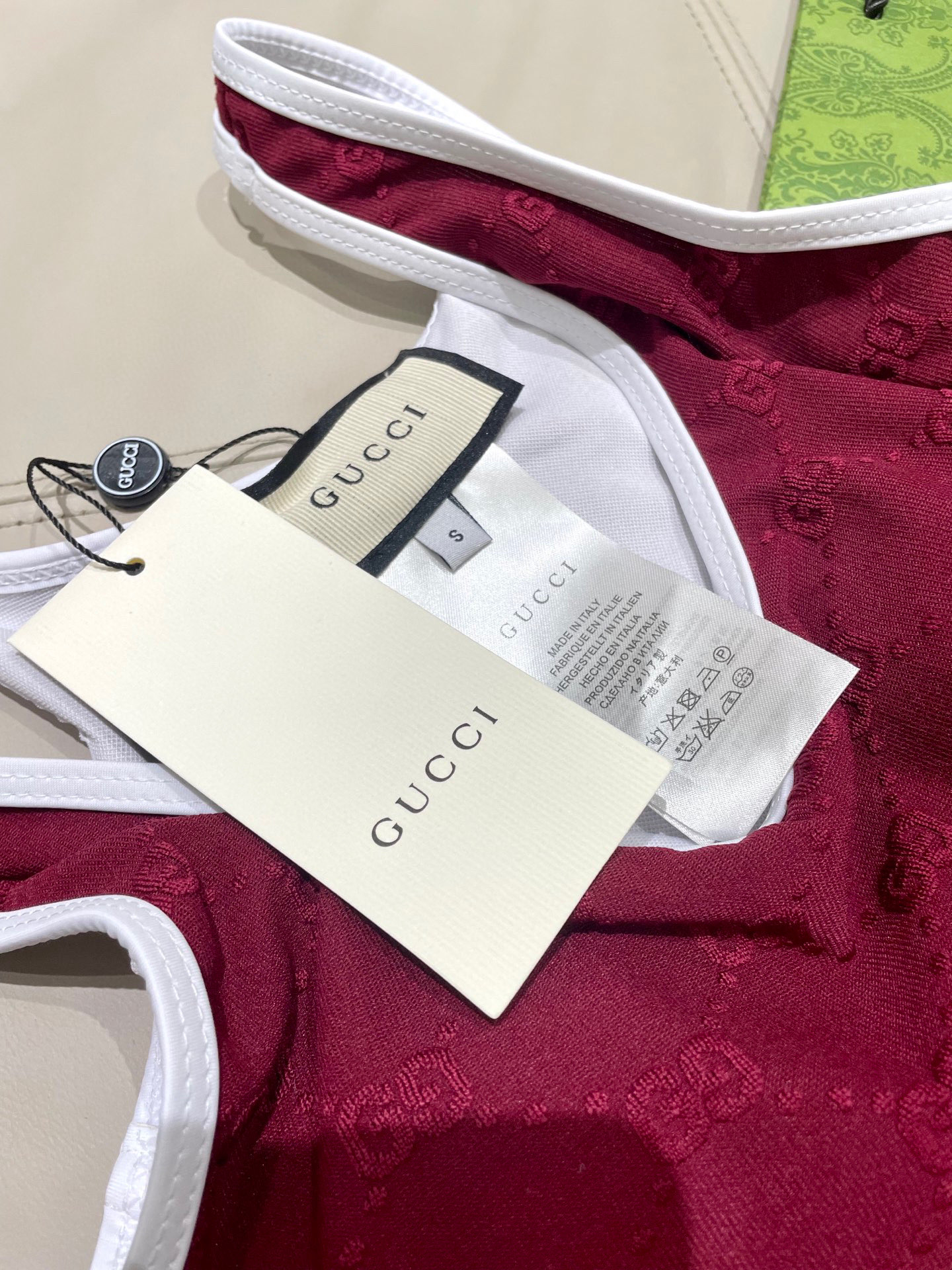  Gucci新款提花连体体式泳衣👙❤️😍🥰适合多种场景的游泳衣🏊‍♀️海边 游泳池 温泉 水上乐园 漂流
