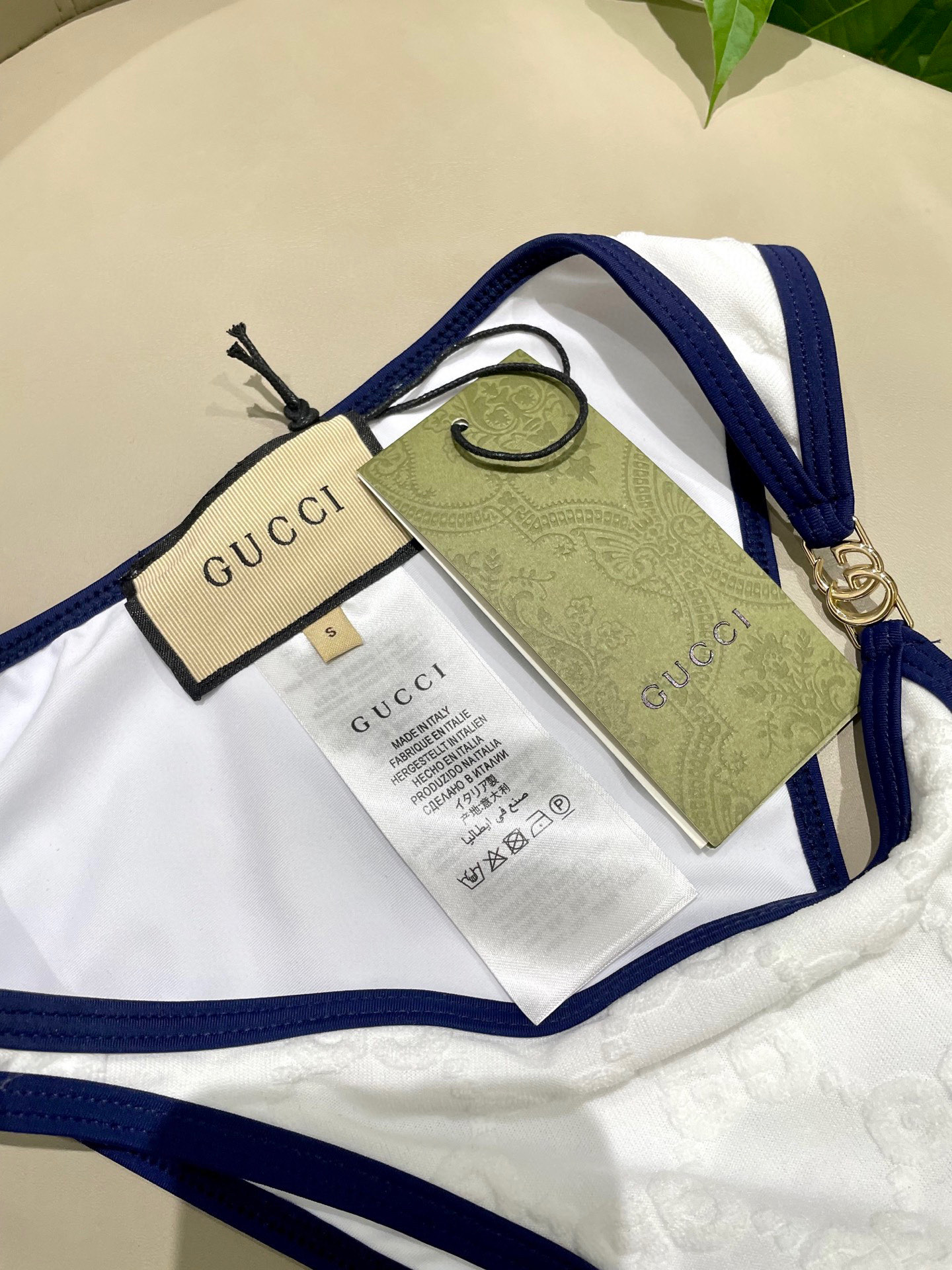  Gucci新款比基尼泳衣 专柜定制对版五金 实物超仙 拍不出来的美 🥰🥰💐💐适合多种场景的游泳衣🏊‍♀