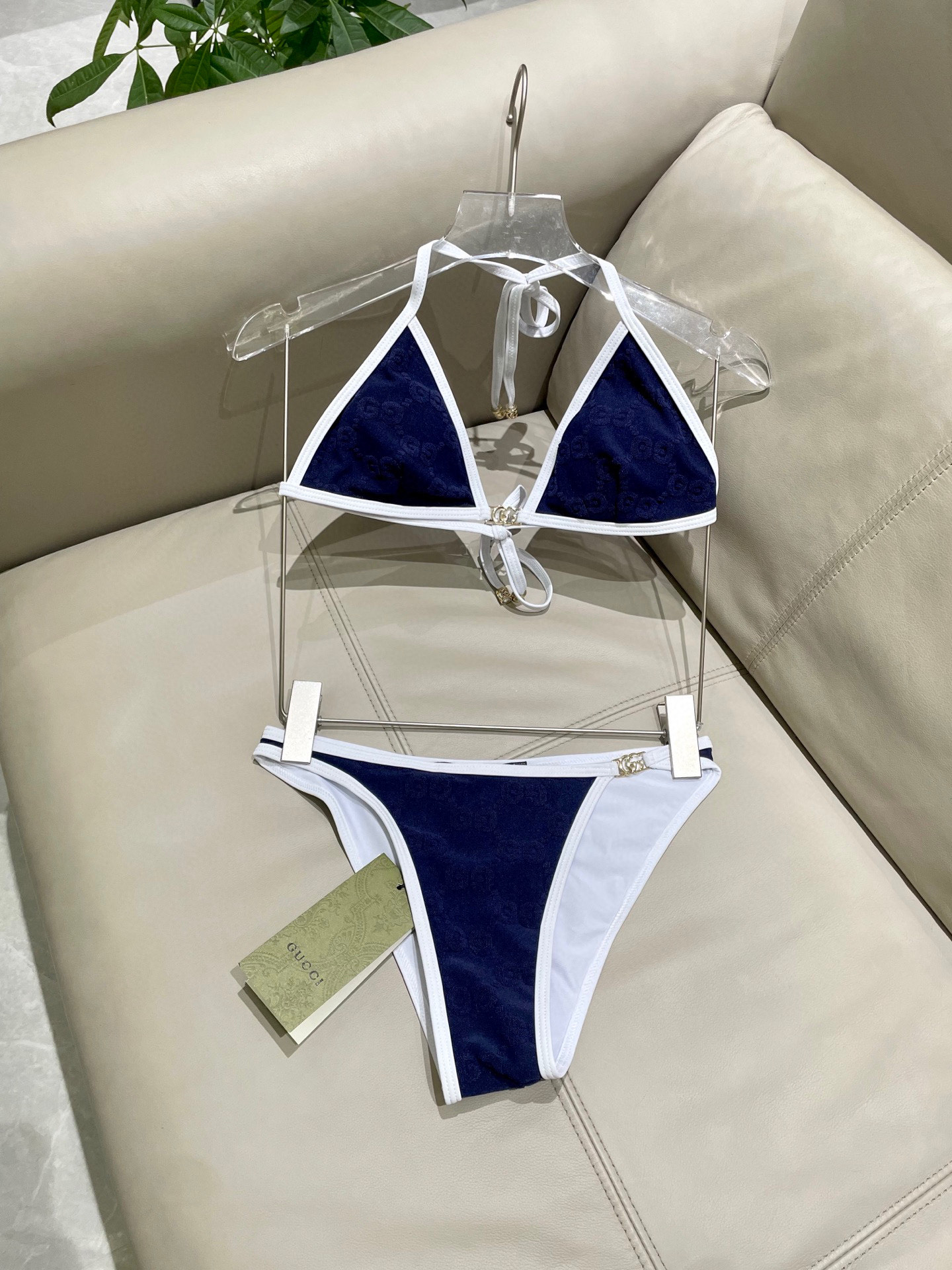  Gucci新款比基尼泳衣 专柜定制对版五金 实物超仙 拍不出来的美 🥰🥰💐💐适合多种场景的游泳衣🏊‍♀