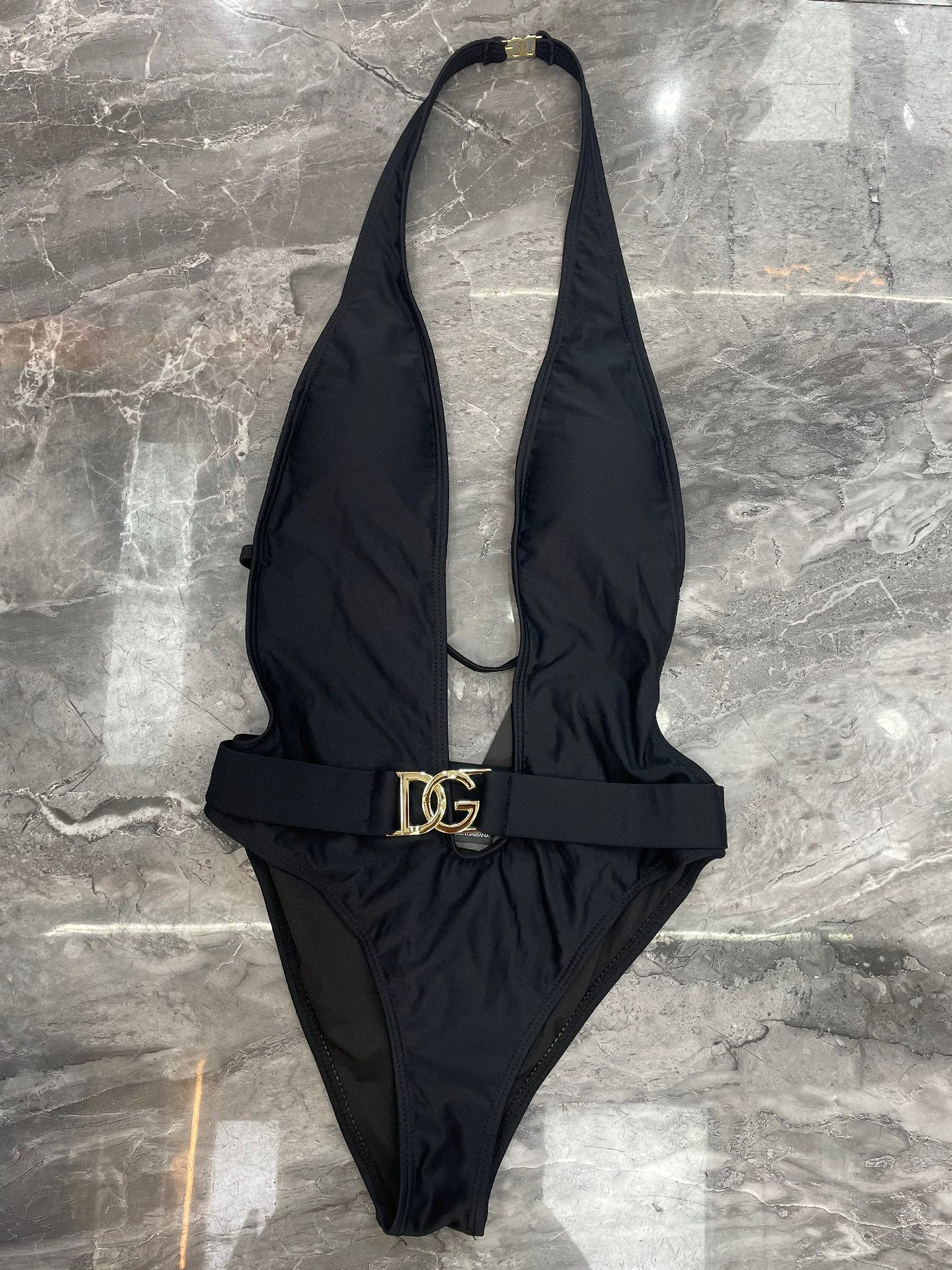  DG泳衣 简单大气 适合多种场景的游泳衣🏊‍♀️海边 游泳池 温泉 水上乐园 漂流都可以😌内搭也完全可