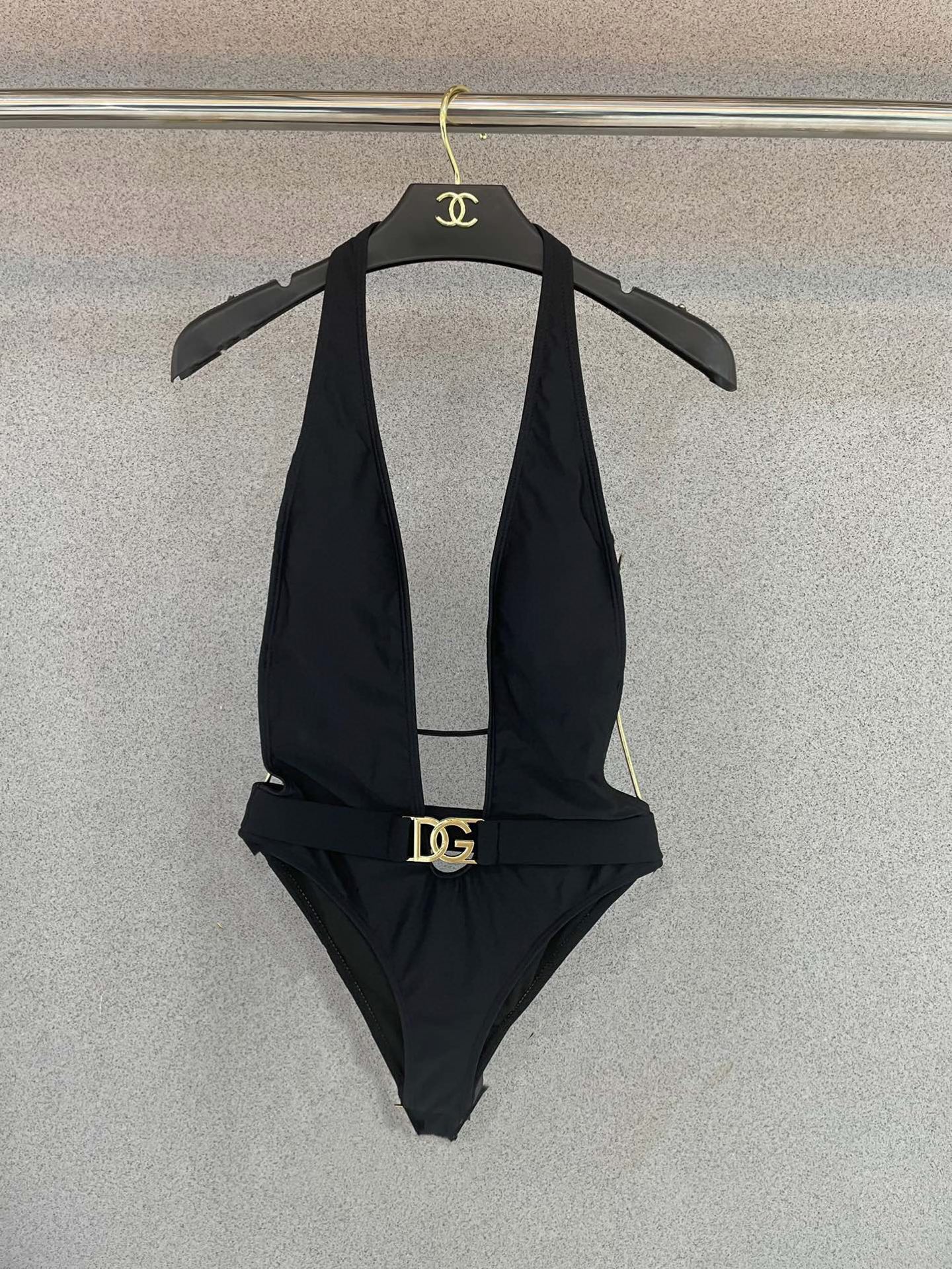  DG泳衣 简单大气 适合多种场景的游泳衣🏊‍♀️海边 游泳池 温泉 水上乐园 漂流都可以😌内搭也完全可