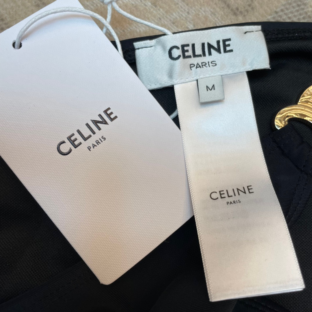  Celine凯旋门挂脖款比基尼  延续了经典极简风格 高级感满满 超级出片 推荐款 😍🥰适合多种场景的