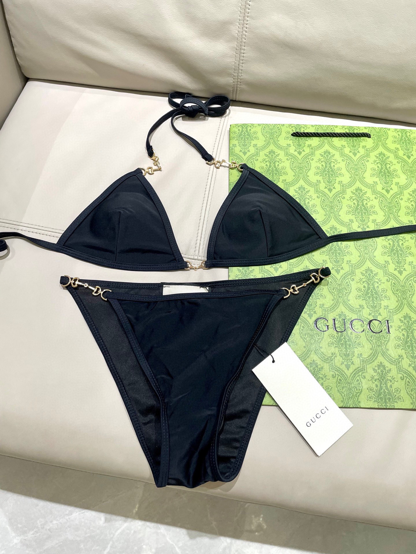  Gucci新款比基尼 😍🥰适合多种场景的游泳衣🏊‍♀️海边 游泳池 温泉 水上乐园 漂流都可以😌内搭也