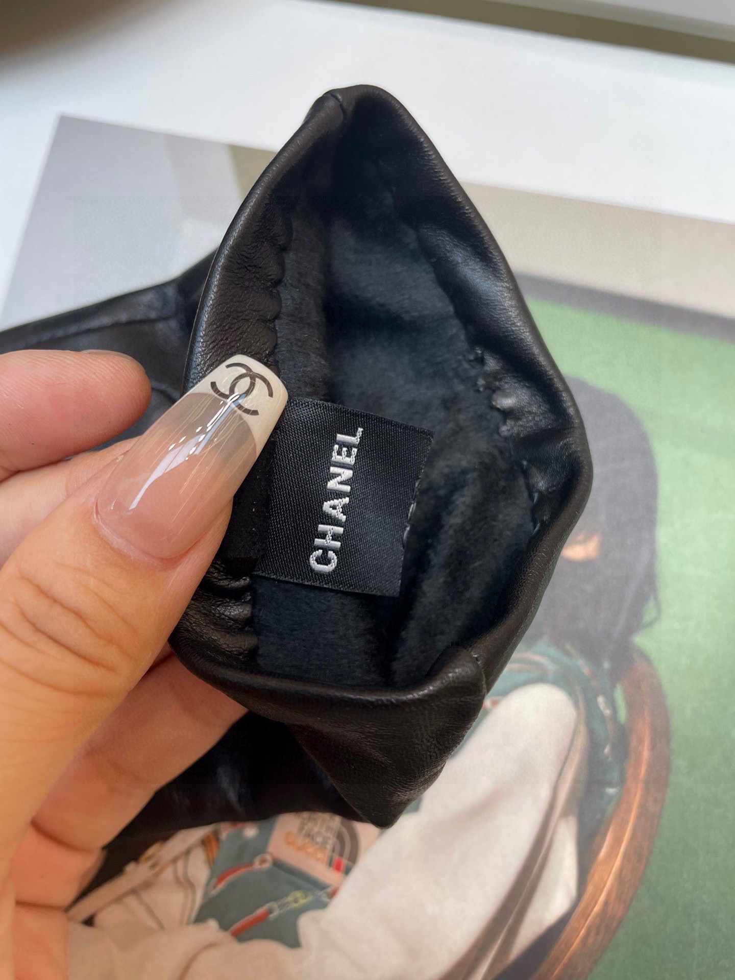  Chanel最新款原版手套 🧤采用进口羊皮皮 原单质量  官网同步女士新款高档羊皮手套🎉🔒🔒百分百选用