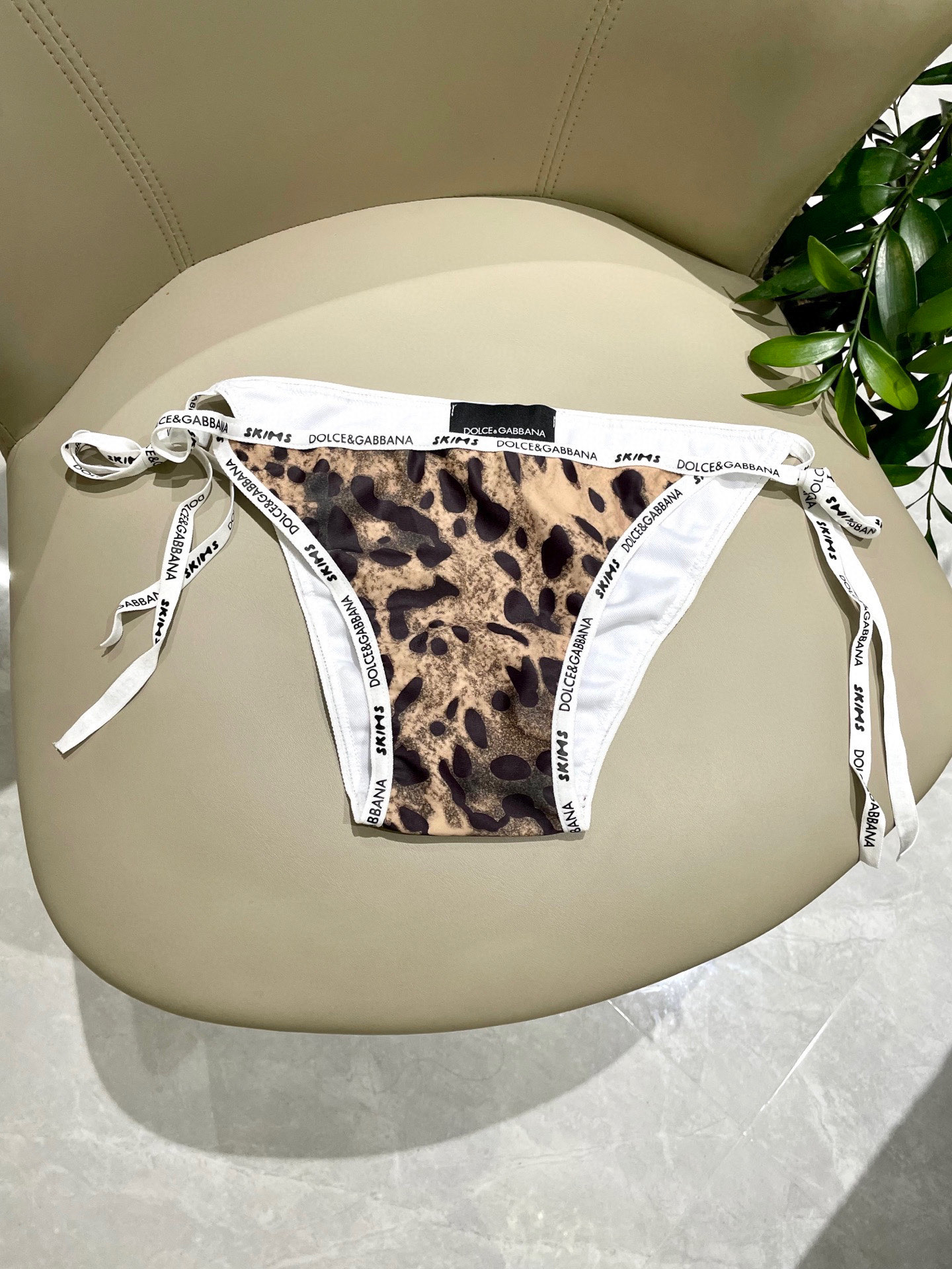  Dg新款分体式泳衣👙❤️😍🥰适合多种场景的游泳衣🏊‍♀️海边 游泳池 温泉 水上乐园 漂流都可以😌内搭
