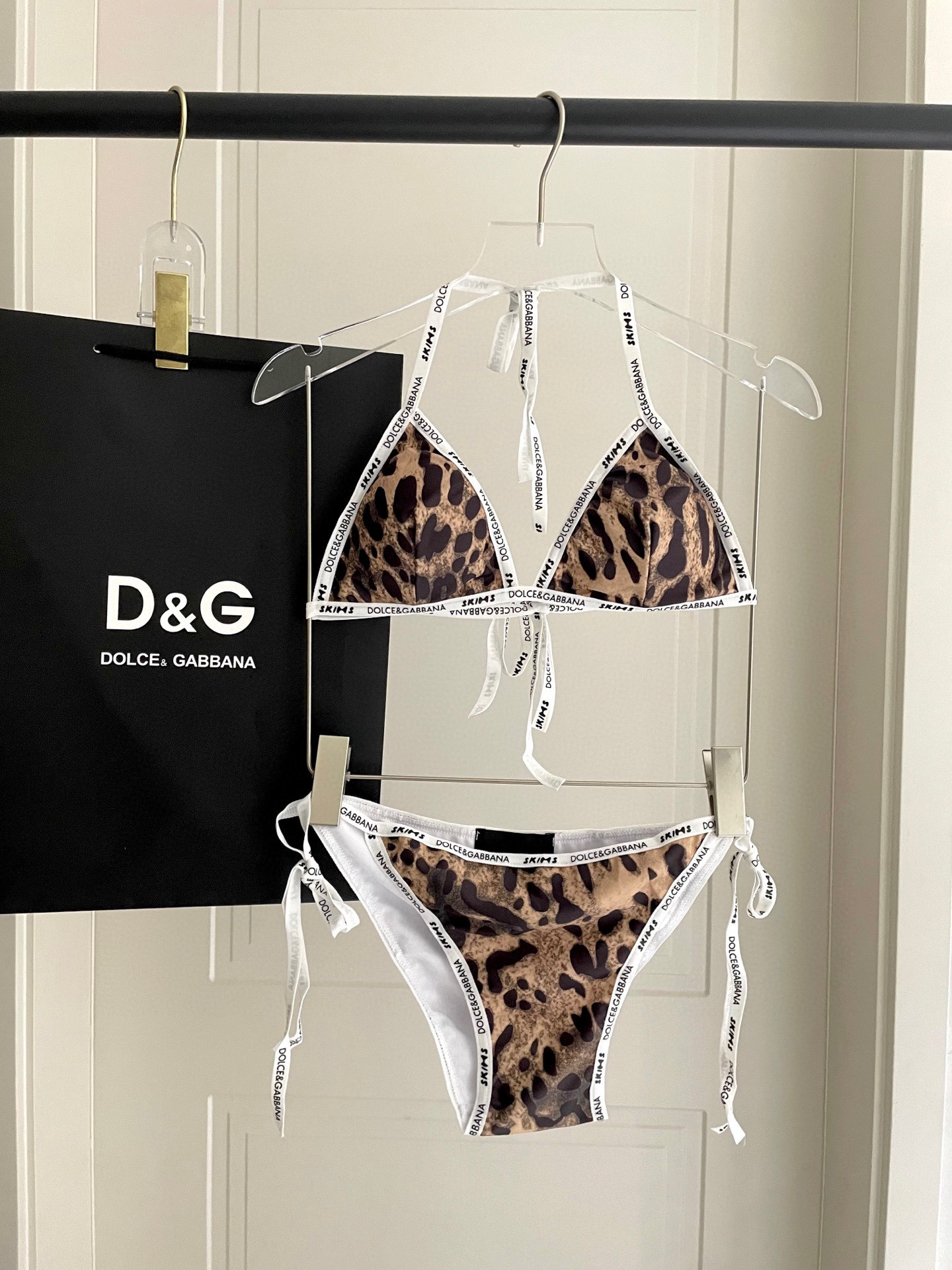  Dg新款分体式泳衣👙❤️😍🥰适合多种场景的游泳衣🏊‍♀️海边 游泳池 温泉 水上乐园 漂流都可以😌内搭