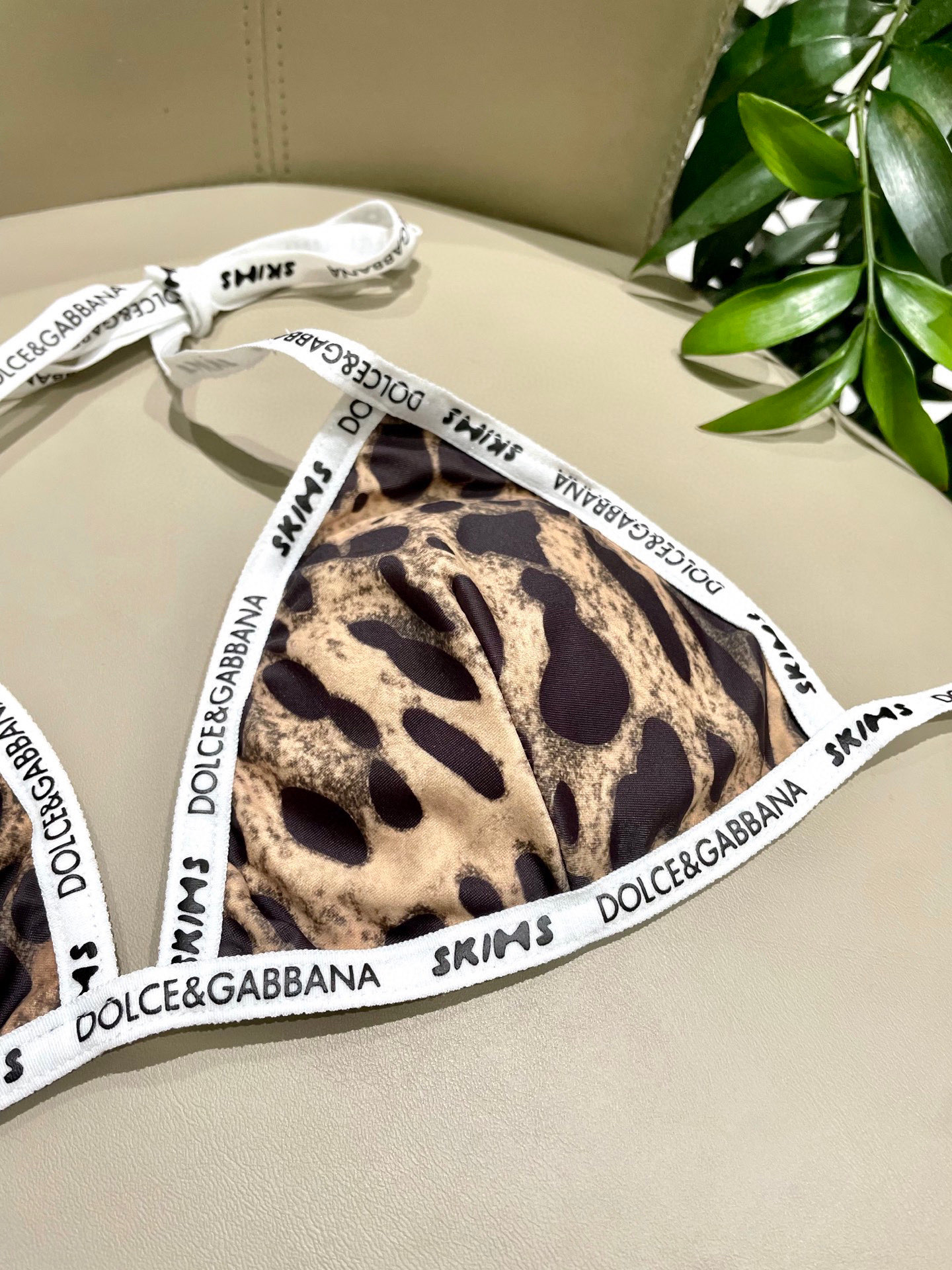  Dg新款分体式泳衣👙❤️😍🥰适合多种场景的游泳衣🏊‍♀️海边 游泳池 温泉 水上乐园 漂流都可以😌内搭