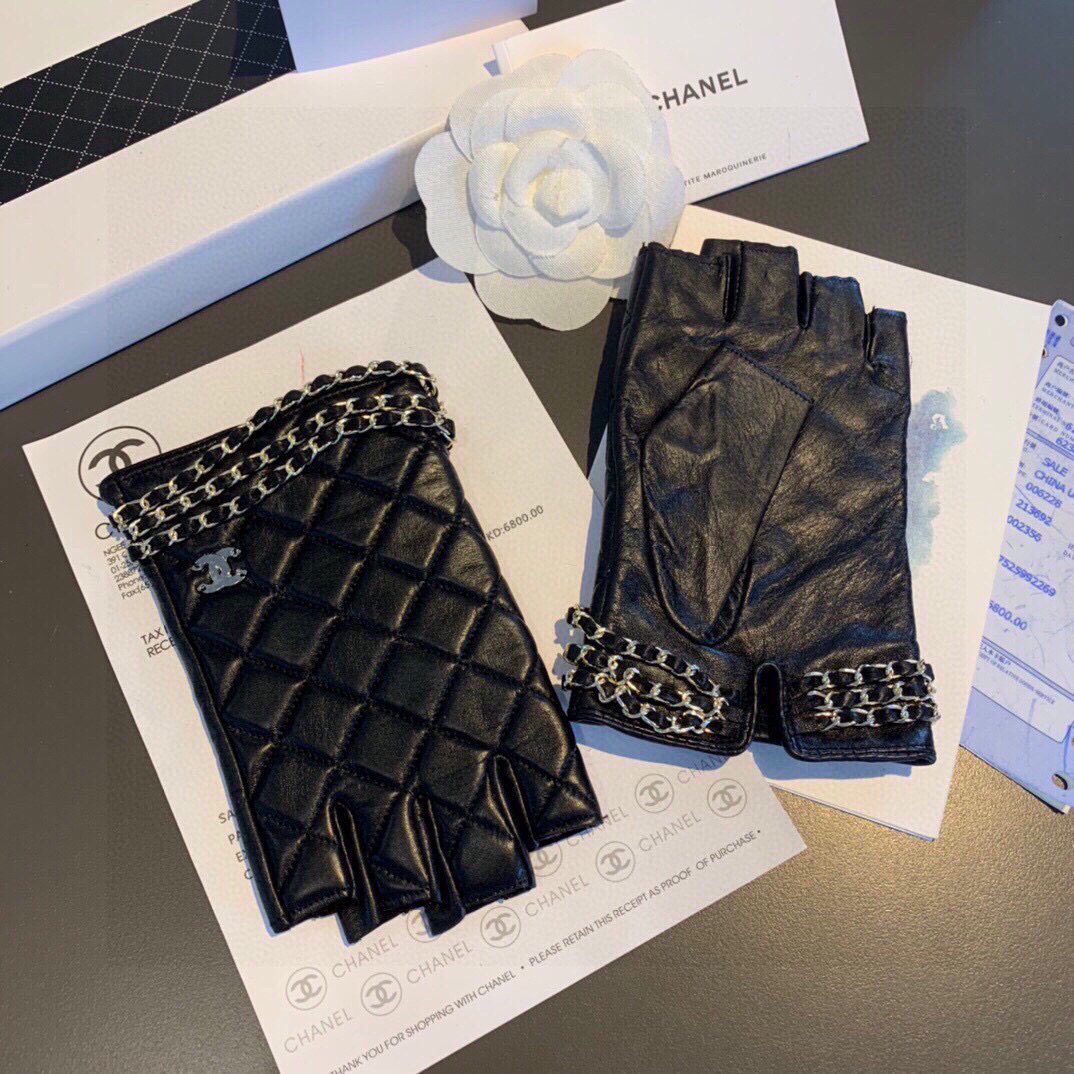  香奈儿Chanel‼️欧洲新款🇫🇷【顶级原单】女士高档半指手套 💁💁💁百分百选用进口羊皮 香奈儿御用羊