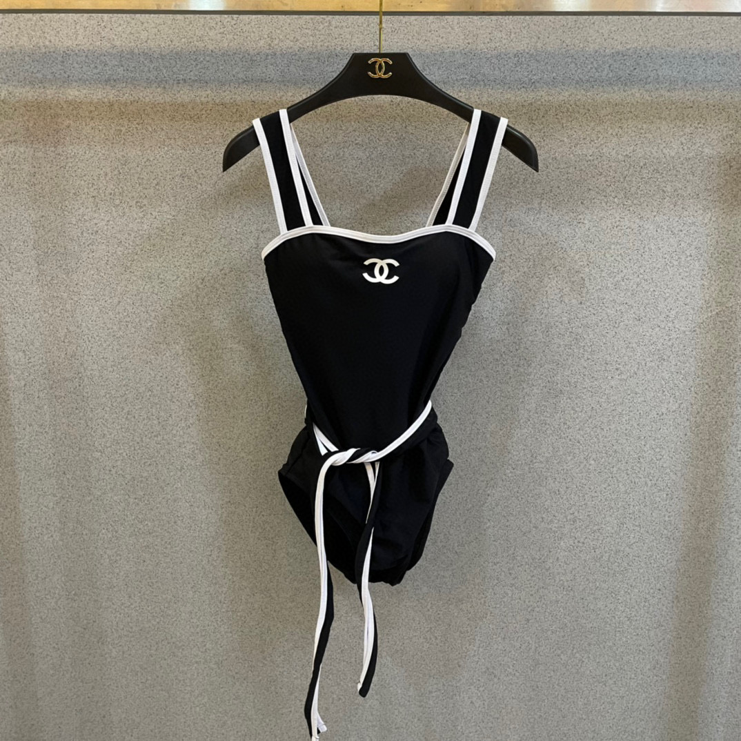 Chanel新款泳衣😍🥰适合多种场景的游泳衣🏊‍♀️海边 游泳池 温泉 水上乐园 漂流都可以😌内搭也完