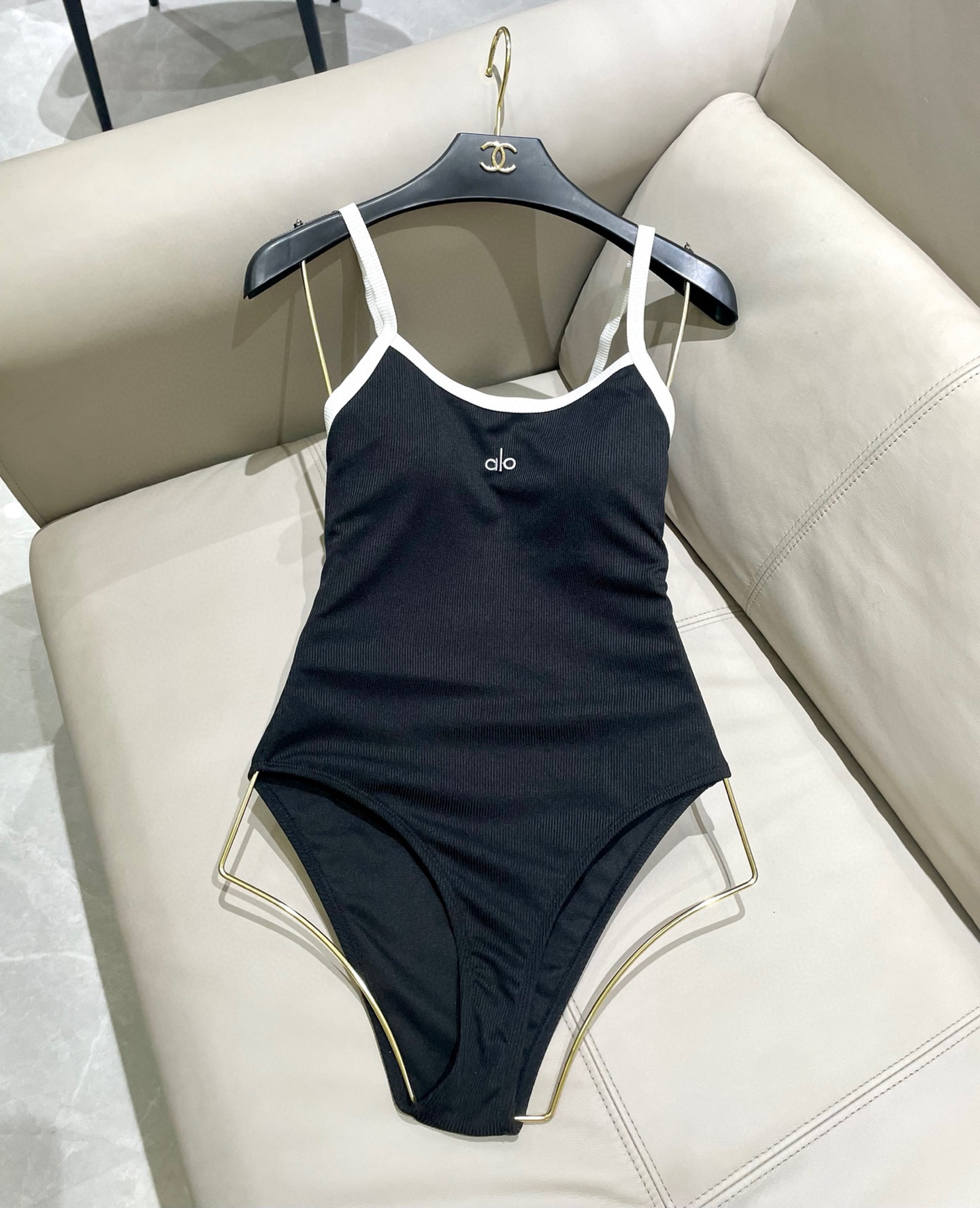  Alo新款针织泳衣👙❤️😍🥰适合多种场景的游泳衣🏊‍♀️海边 游泳池 温泉 水上乐园 漂流都可以😌内搭
