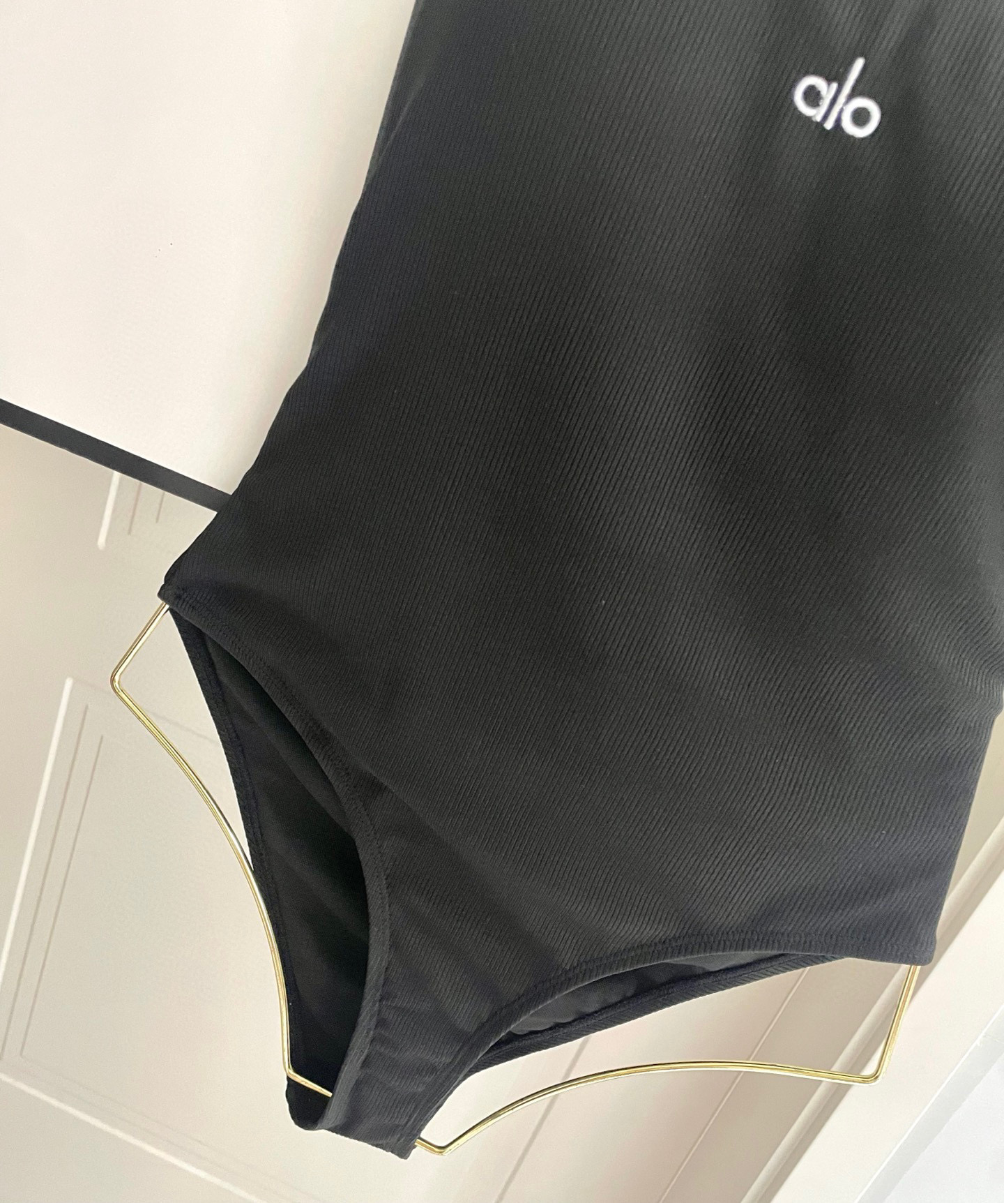  Alo新款针织泳衣👙❤️😍🥰适合多种场景的游泳衣🏊‍♀️海边 游泳池 温泉 水上乐园 漂流都可以😌内搭