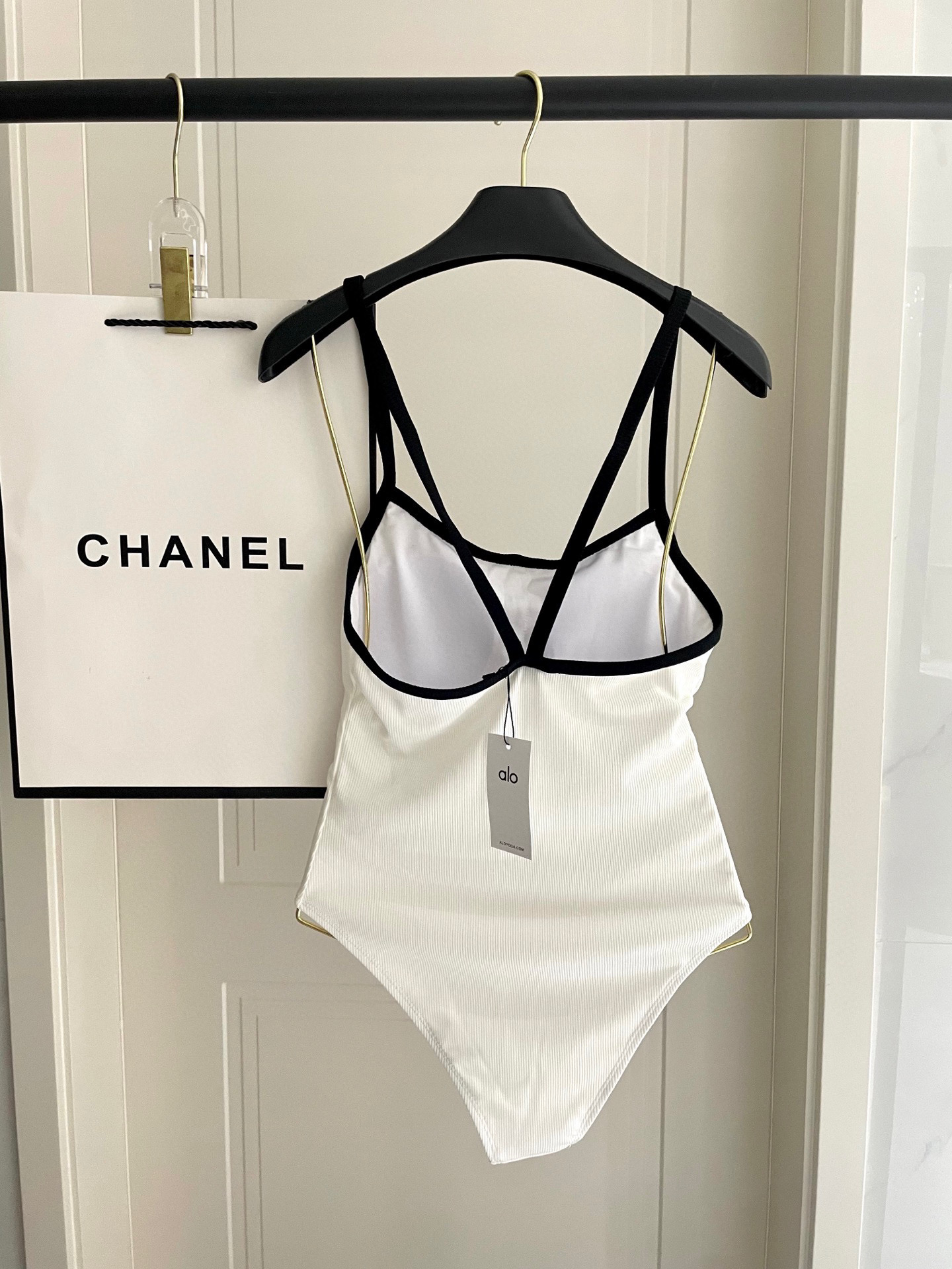  Alo新款针织泳衣👙❤️😍🥰适合多种场景的游泳衣🏊‍♀️海边 游泳池 温泉 水上乐园 漂流都可以😌内搭