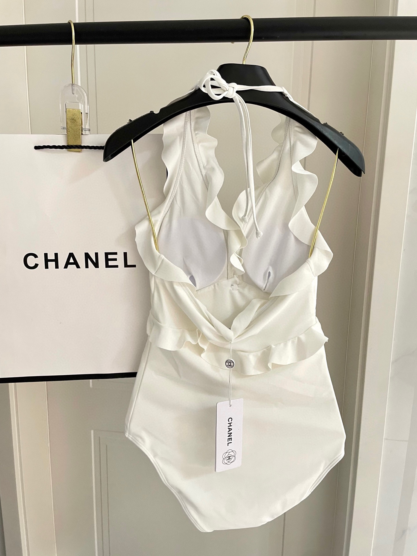  Chanel新款连体泳衣   时尚潮流款 😍🥰适合多种场景的游泳衣🏊‍♀️海边 游泳池 温泉 水上乐园