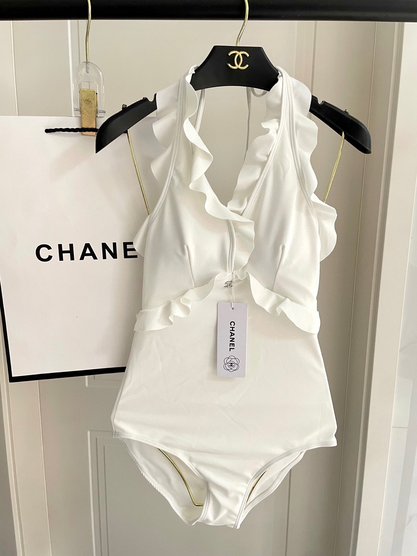  Chanel新款连体泳衣   时尚潮流款 😍🥰适合多种场景的游泳衣🏊‍♀️海边 游泳池 温泉 水上乐园