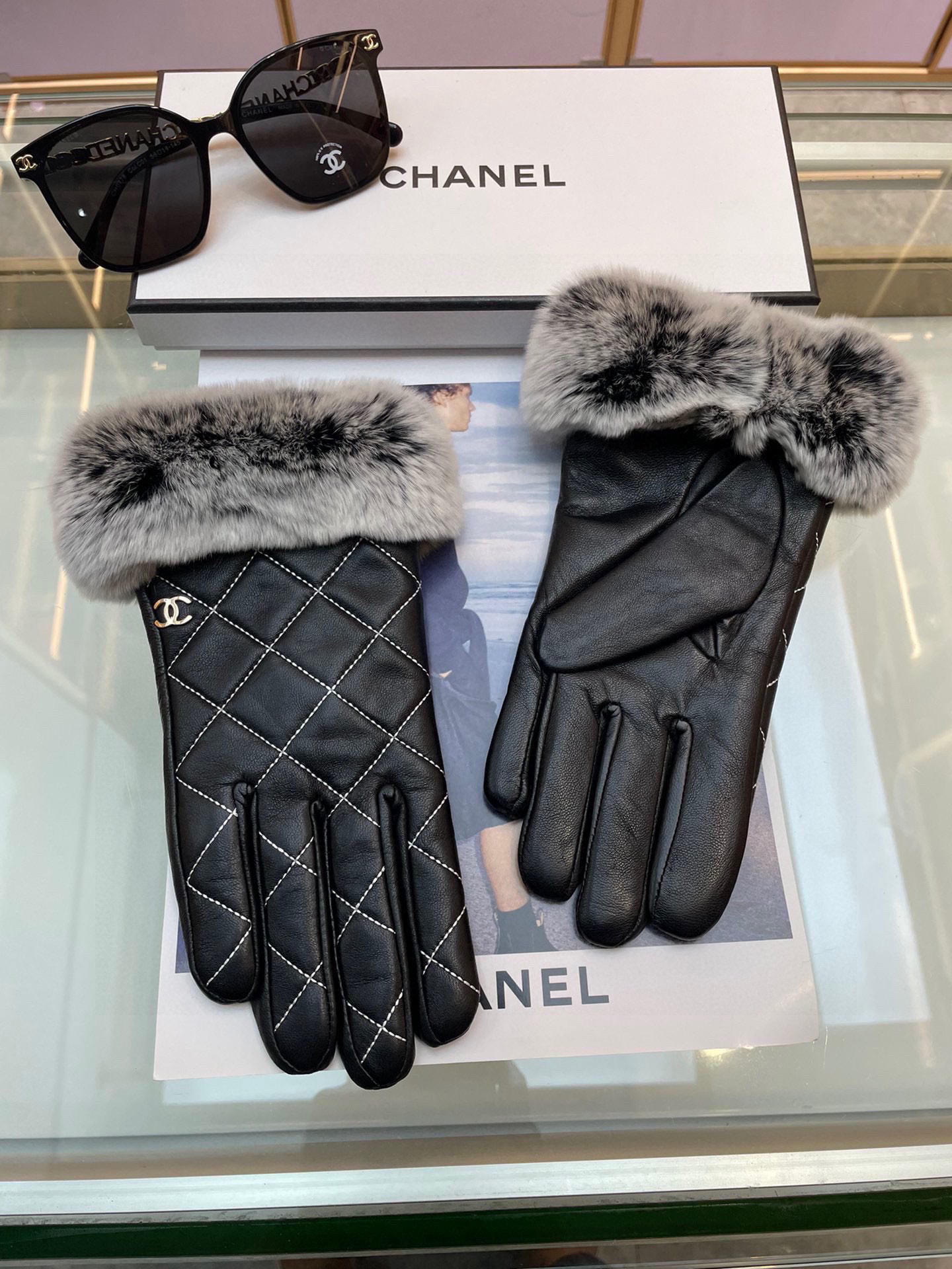  Chanel新款女士手套 一级羊皮  皮质超薄保暖舒适 柔软舒适 特显手型👏👏 质感超群 
   码数