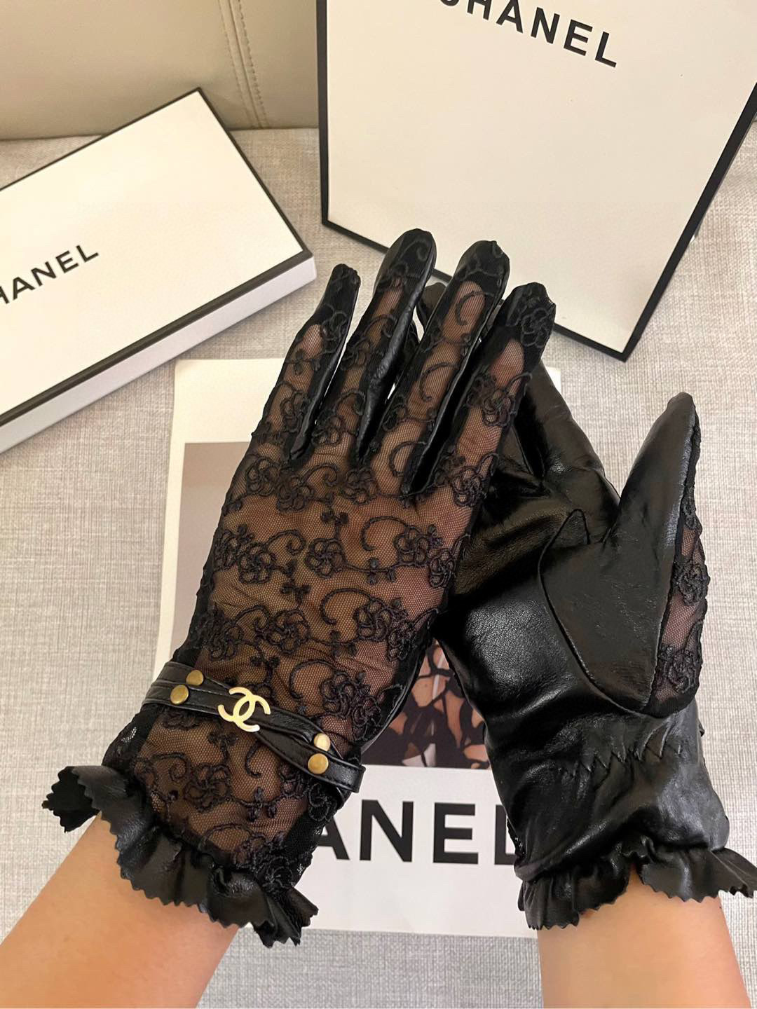  香奈儿～Chanel最新款蕾丝网纱时尚手套 女人味十足 🐰🌹均码