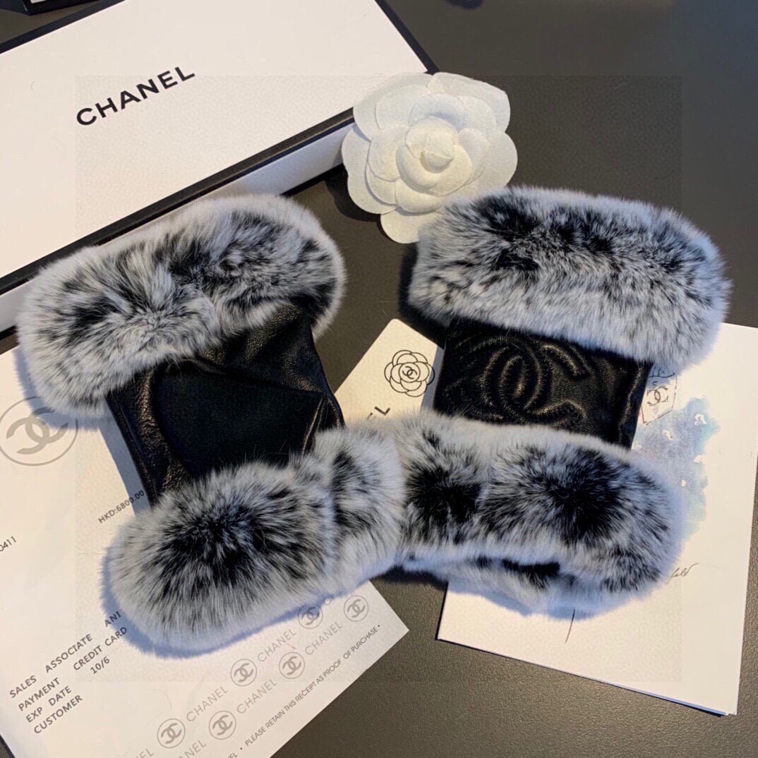  Chanel 香奈儿秋冬短款双懒兔毛手套👍值得对比🔥🔥同款不同品质，秒杀市场差产品，进口一级羊皮➕懒兔