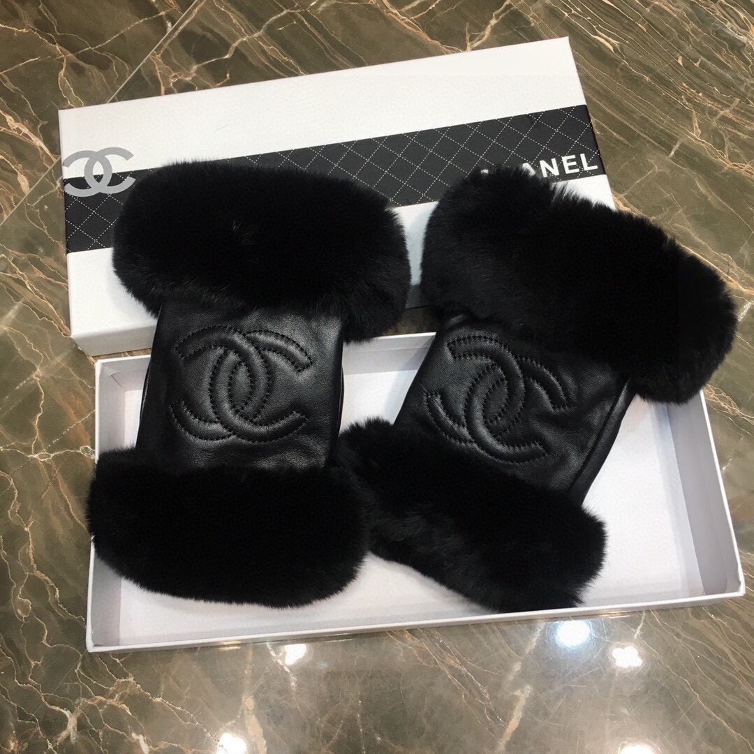  Chanel 香奈儿秋冬短款双懒兔毛手套👍值得对比🔥🔥同款不同品质，秒杀市场差产品，进口一级羊皮➕懒兔