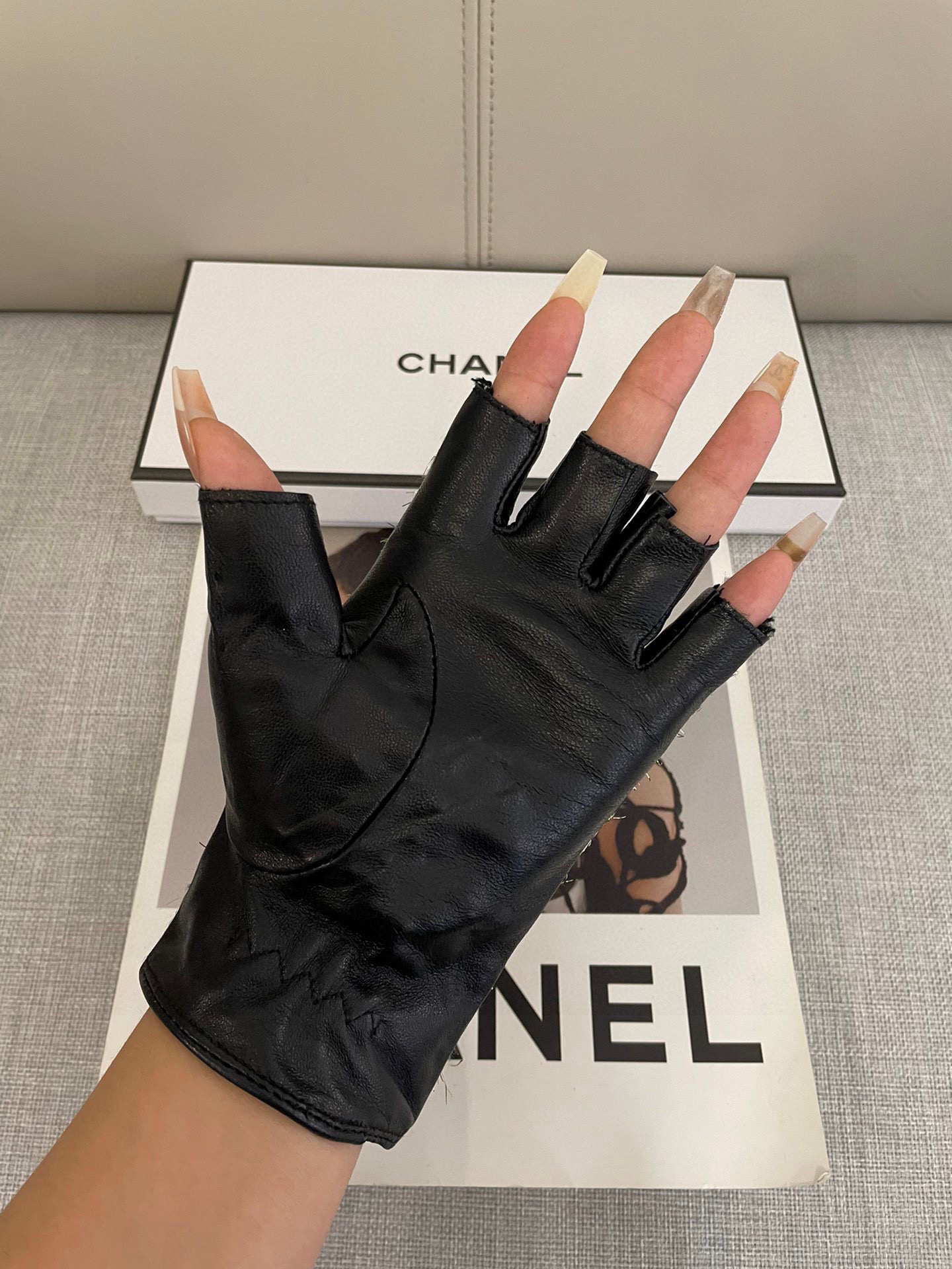  香奈儿Chanel‼️欧洲新款🇫🇷【顶级原单】女士高档半指手套 💁💁💁香奈儿御用毛呢手套 顶级做工💋任