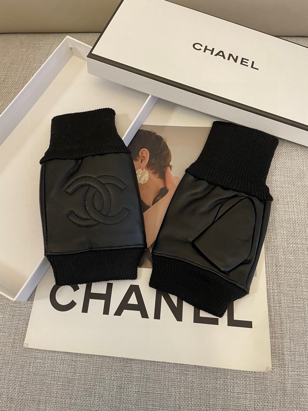  香奈儿Chanel‼️欧洲新款🇫🇷【顶级原单】女士高档半指手套 💁💁💁百分百选用进口羊皮 香奈儿御用羊