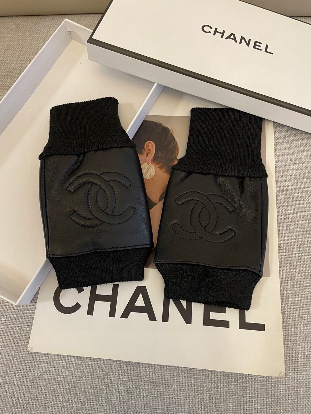  香奈儿Chanel‼️欧洲新款🇫🇷【顶级原单】女士高档半指手套 💁💁💁百分百选用进口羊皮 香奈儿御用羊