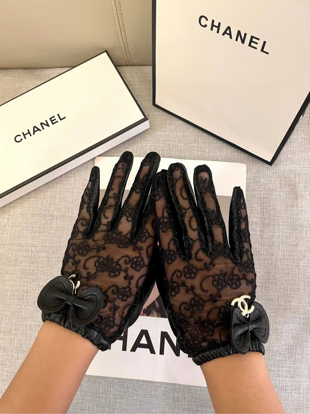  香奈儿～Chanel最新款蕾丝网纱时尚手套 女人味十足 🐰🌹均码