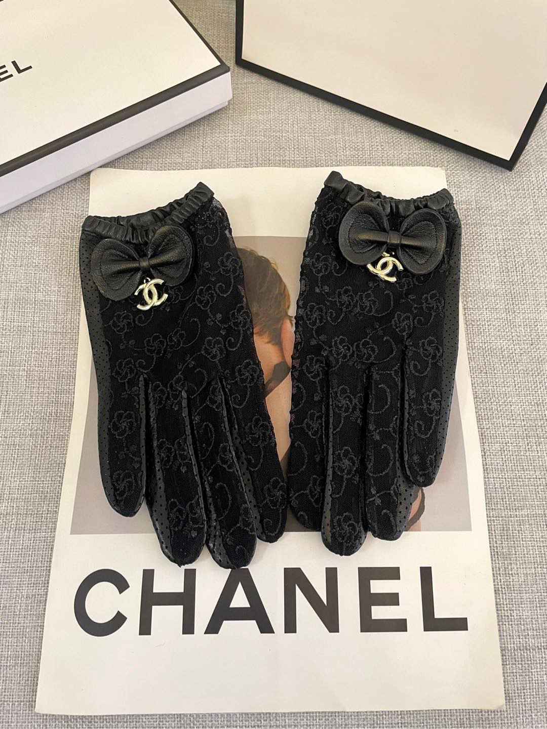  香奈儿～Chanel最新款蕾丝网纱时尚手套 女人味十足 🐰🌹均码