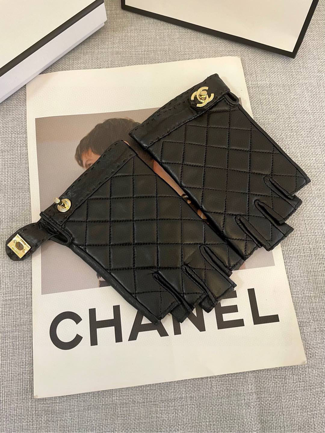  香奈儿Chanel‼️欧洲新款🇫🇷【顶级原单】女士高档半指手套 💁💁💁香奈儿御用手套 顶级做工💋任何细