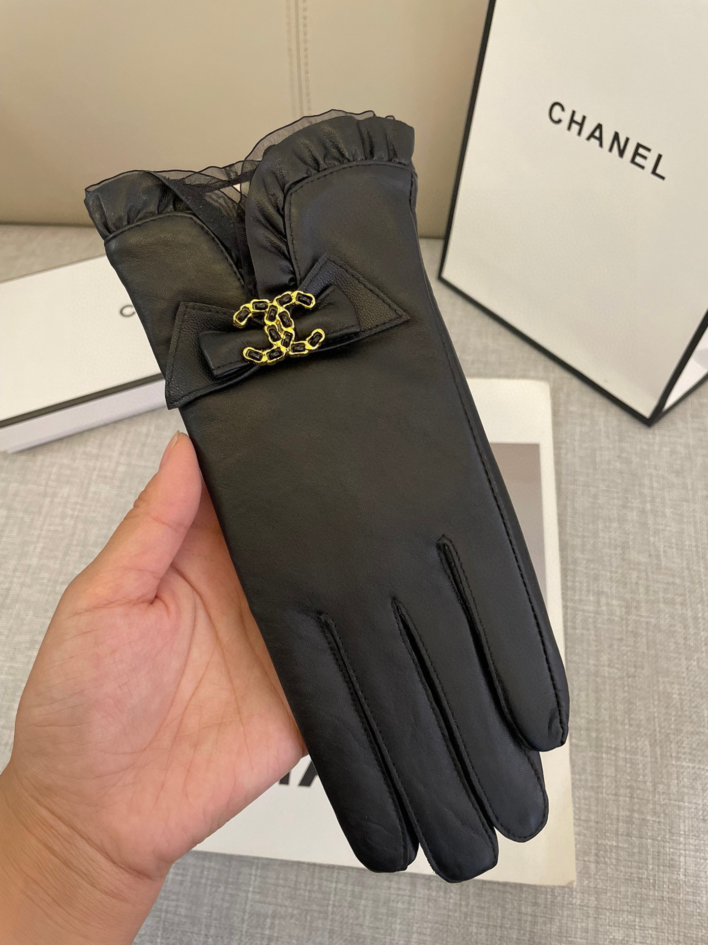  Chanel秋冬女手套👋🏻进口羊皮  皮质超薄柔软舒适  质感超群 码数 ML 