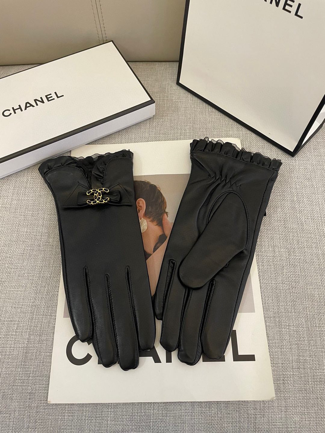  Chanel秋冬女手套👋🏻进口羊皮  皮质超薄柔软舒适  质感超群 码数 ML 