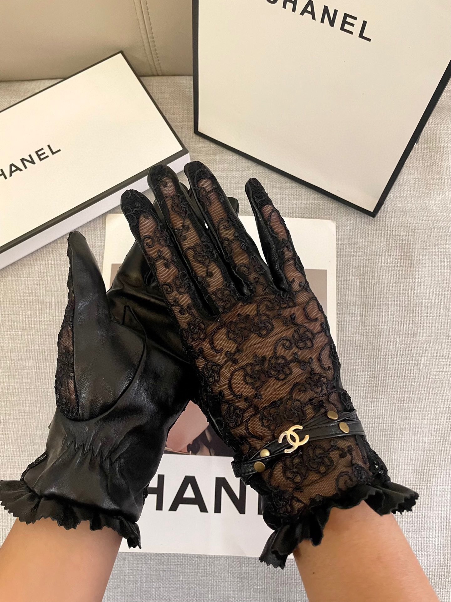  香奈儿～Chanel最新款蕾丝网纱时尚手套 女人味十足 🐰🌹均码