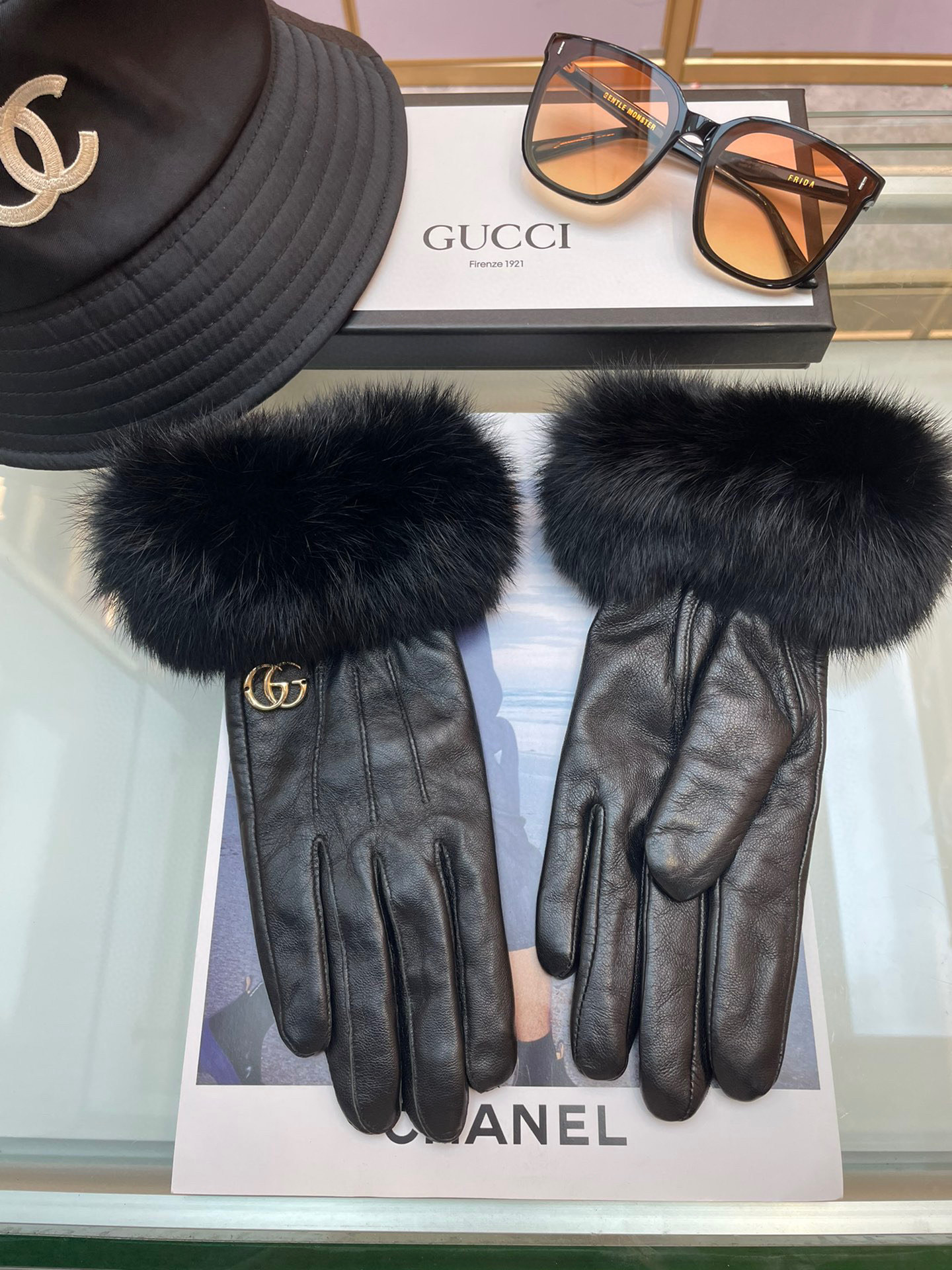   Gucci新款女士手套 一级羊皮  皮质超薄保暖舒适 柔软舒适 特显手型👏👏 质感超群 
   码数