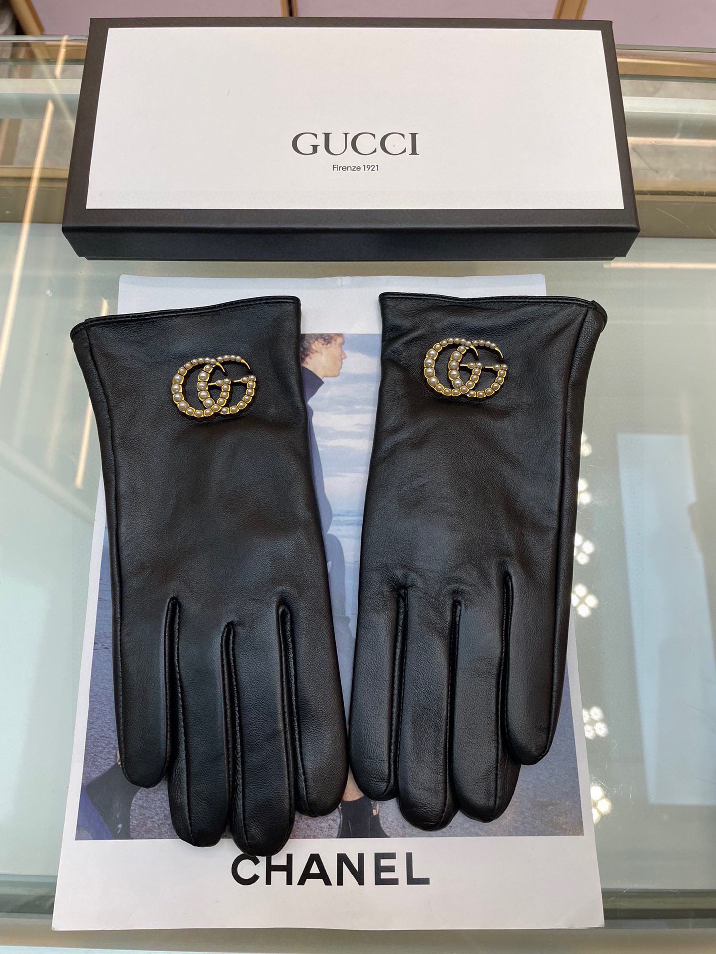  Gucci新款女士手套 一级羊皮  皮质超薄柔软舒适 特显手型👏👏 质感超群 
   码数 ：均码